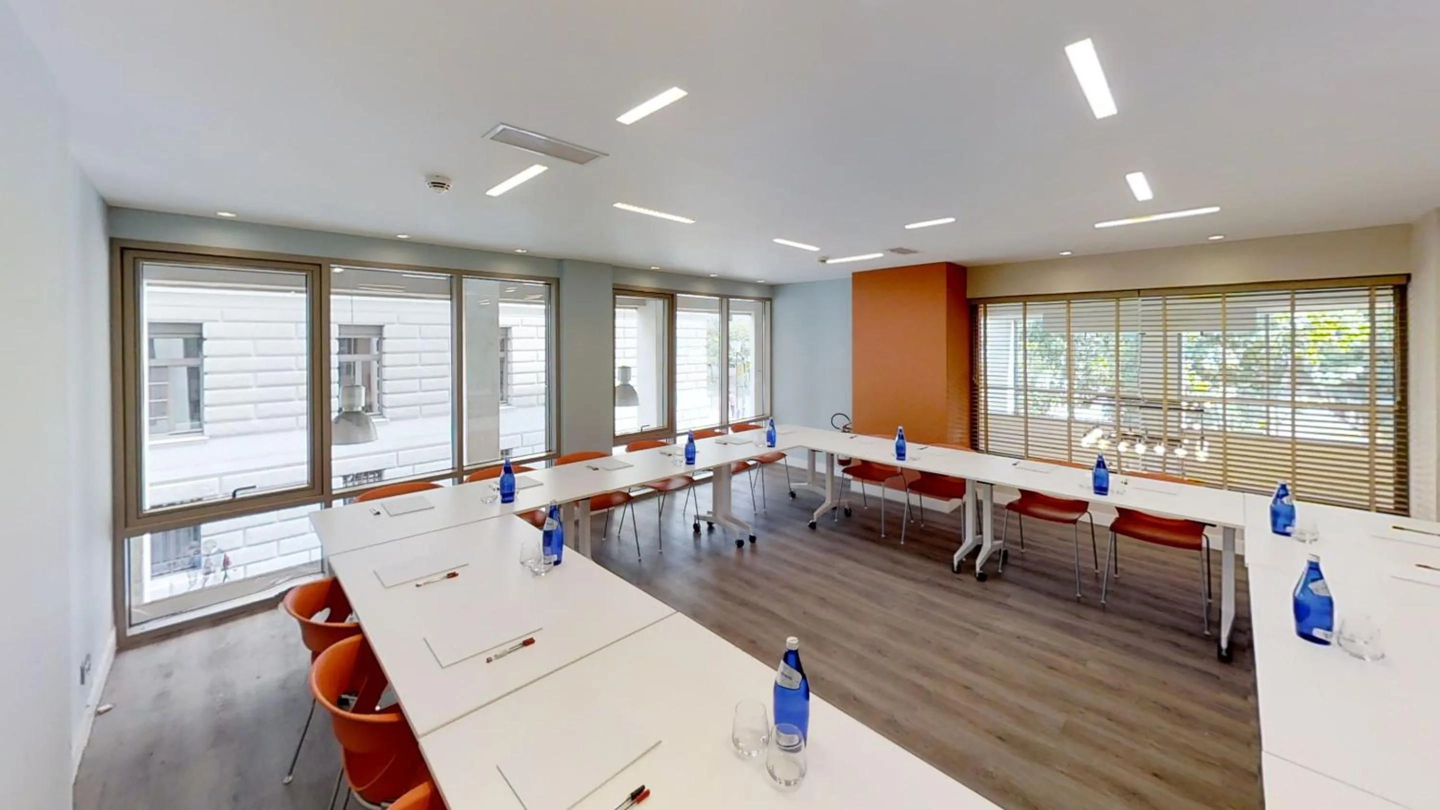 Business facilities in Brown Kubic, a member of Brown Hotels