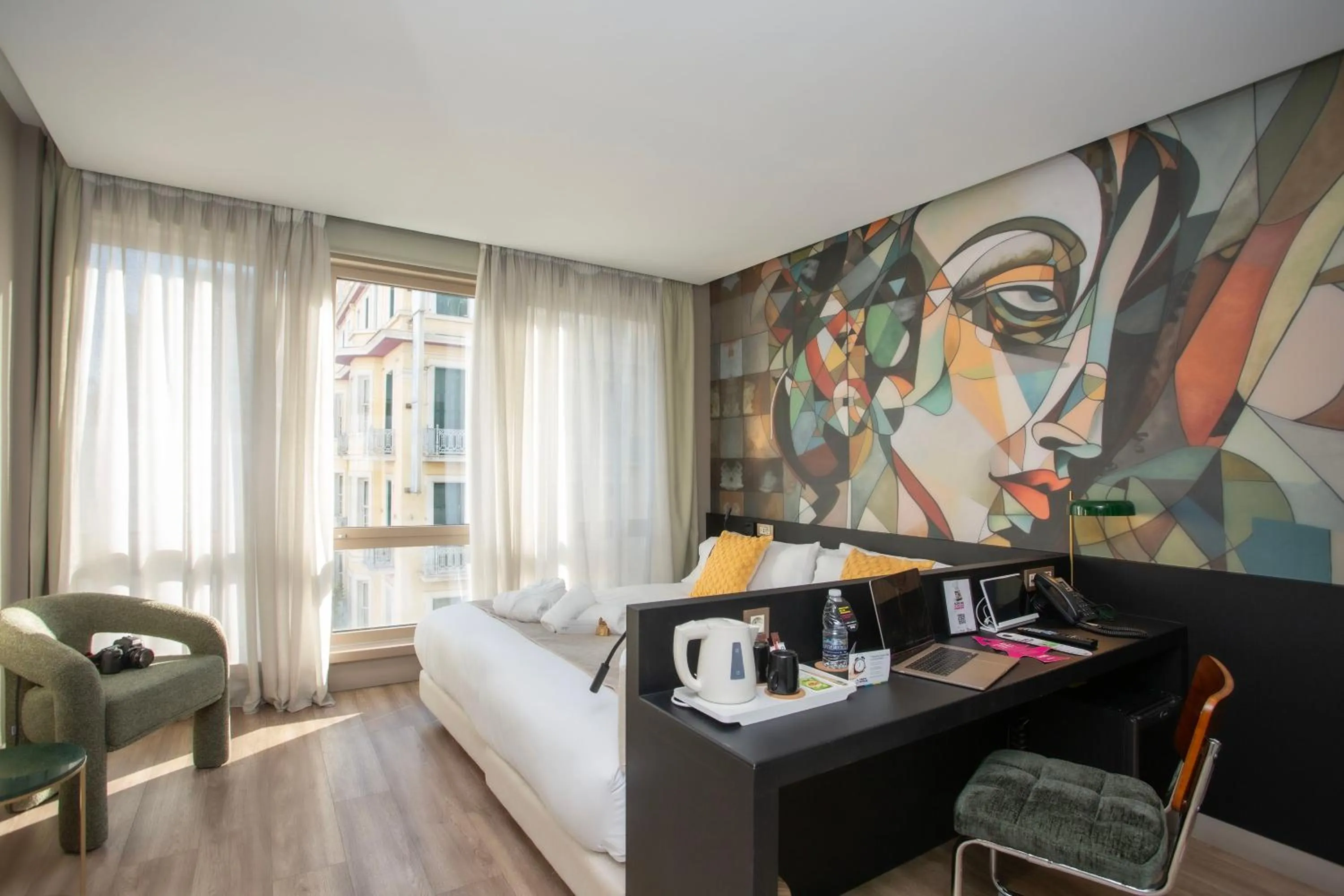 Photo of the whole room, Bed in Casual Kubic Athens