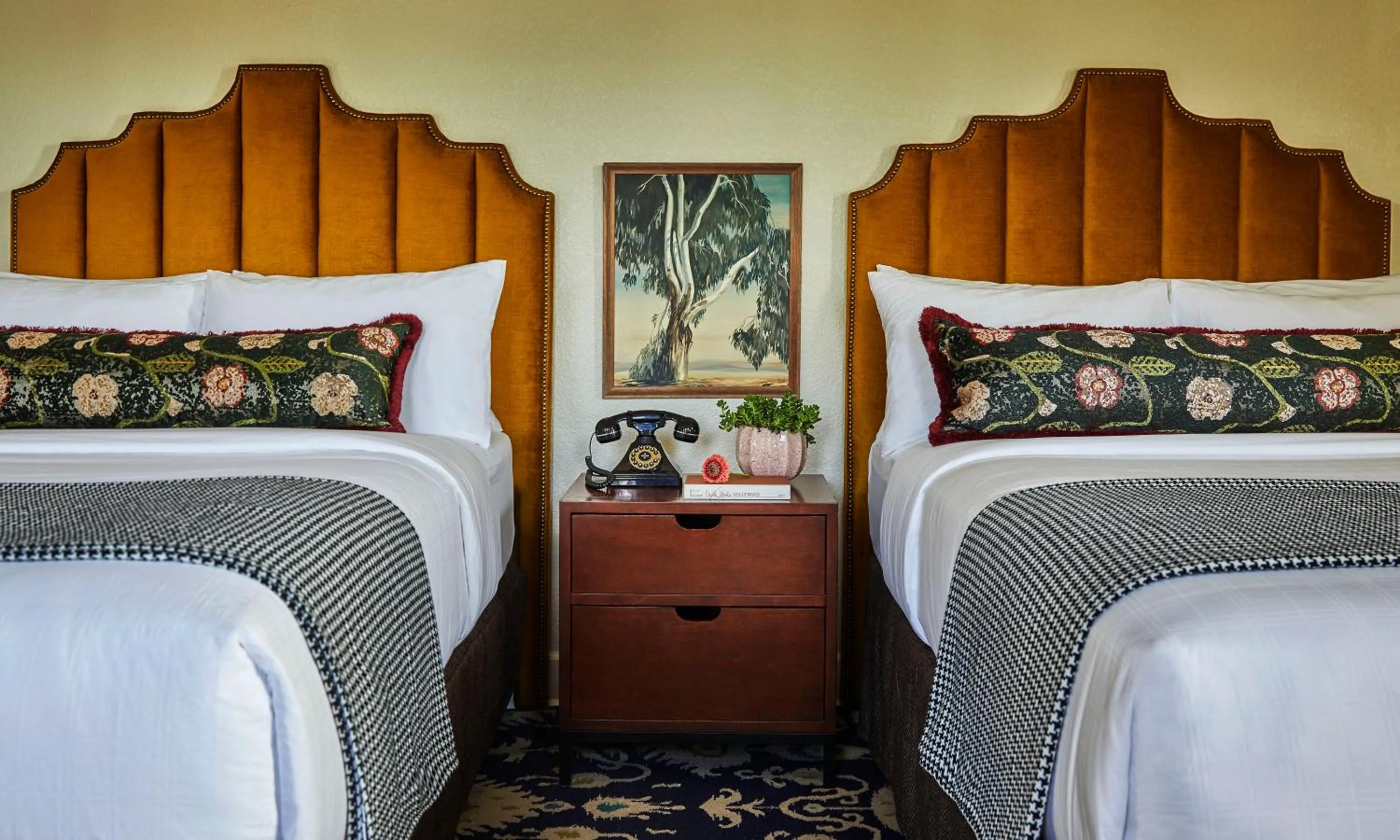 Bedroom, Bed in Graduate by Hilton Berkeley