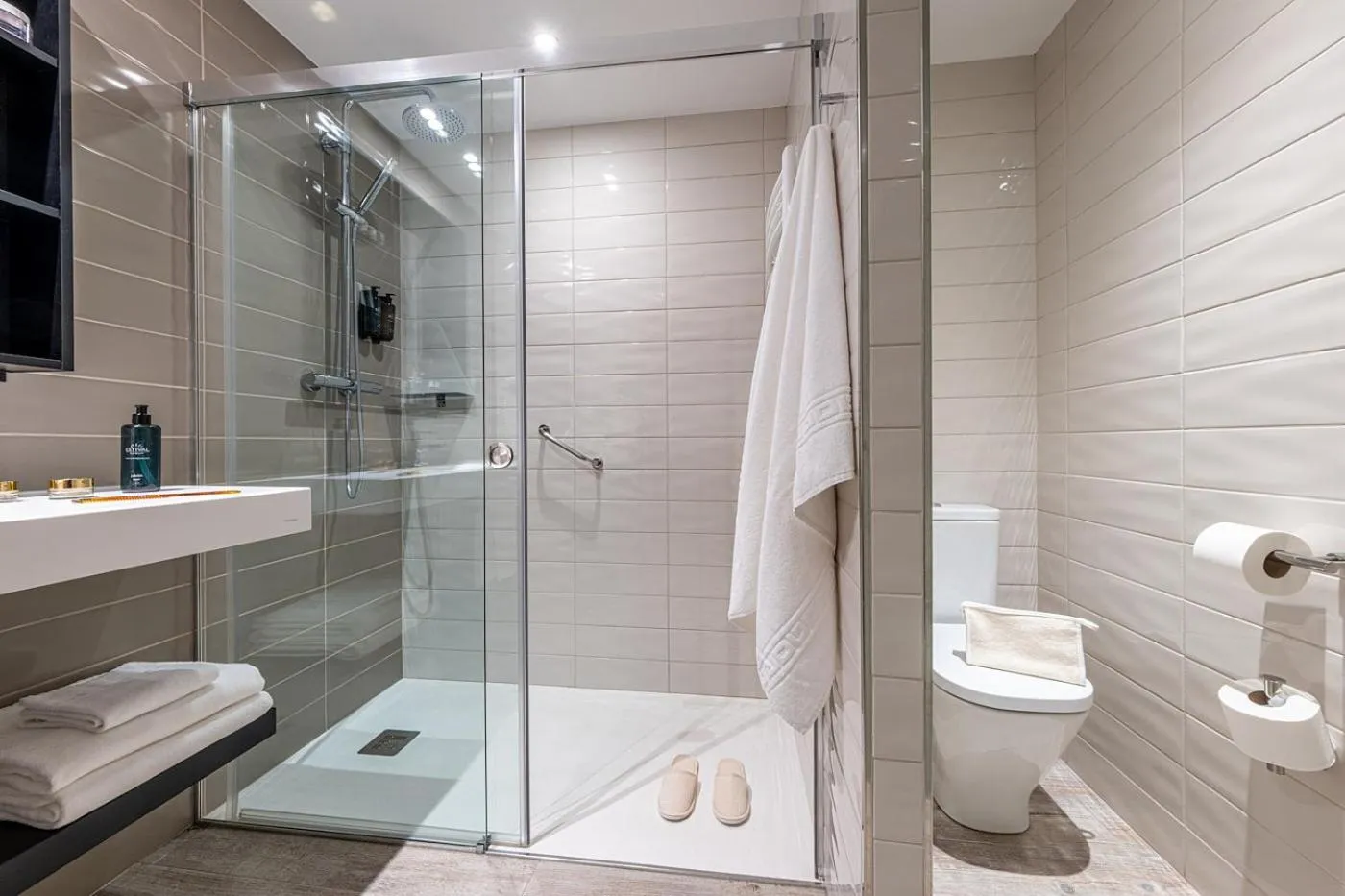 Shower in Apartamentos Caribou