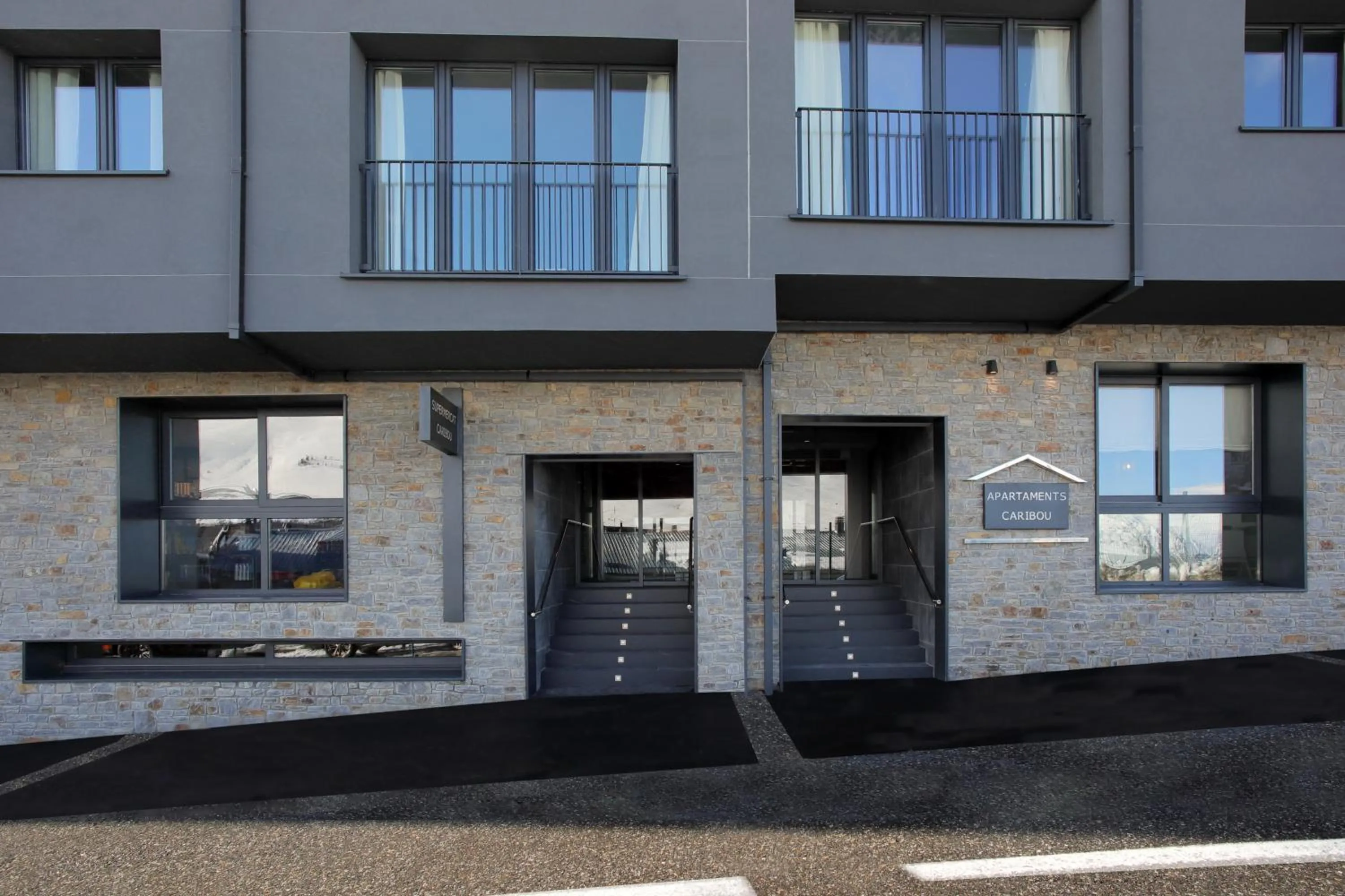 Property building in Apartamentos Caribou