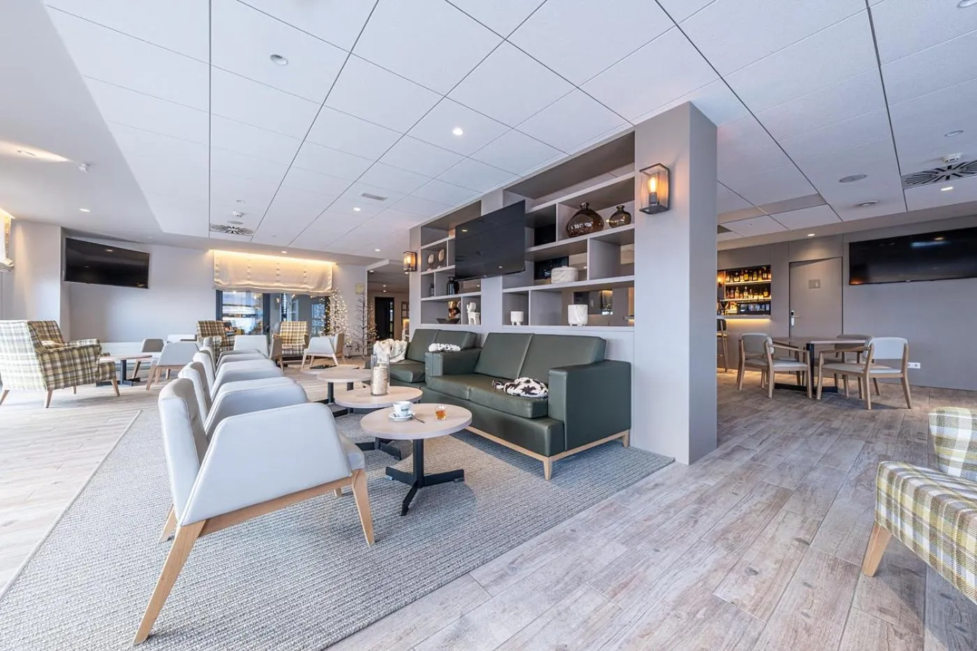 Restaurant/places to eat in Apartamentos Caribou