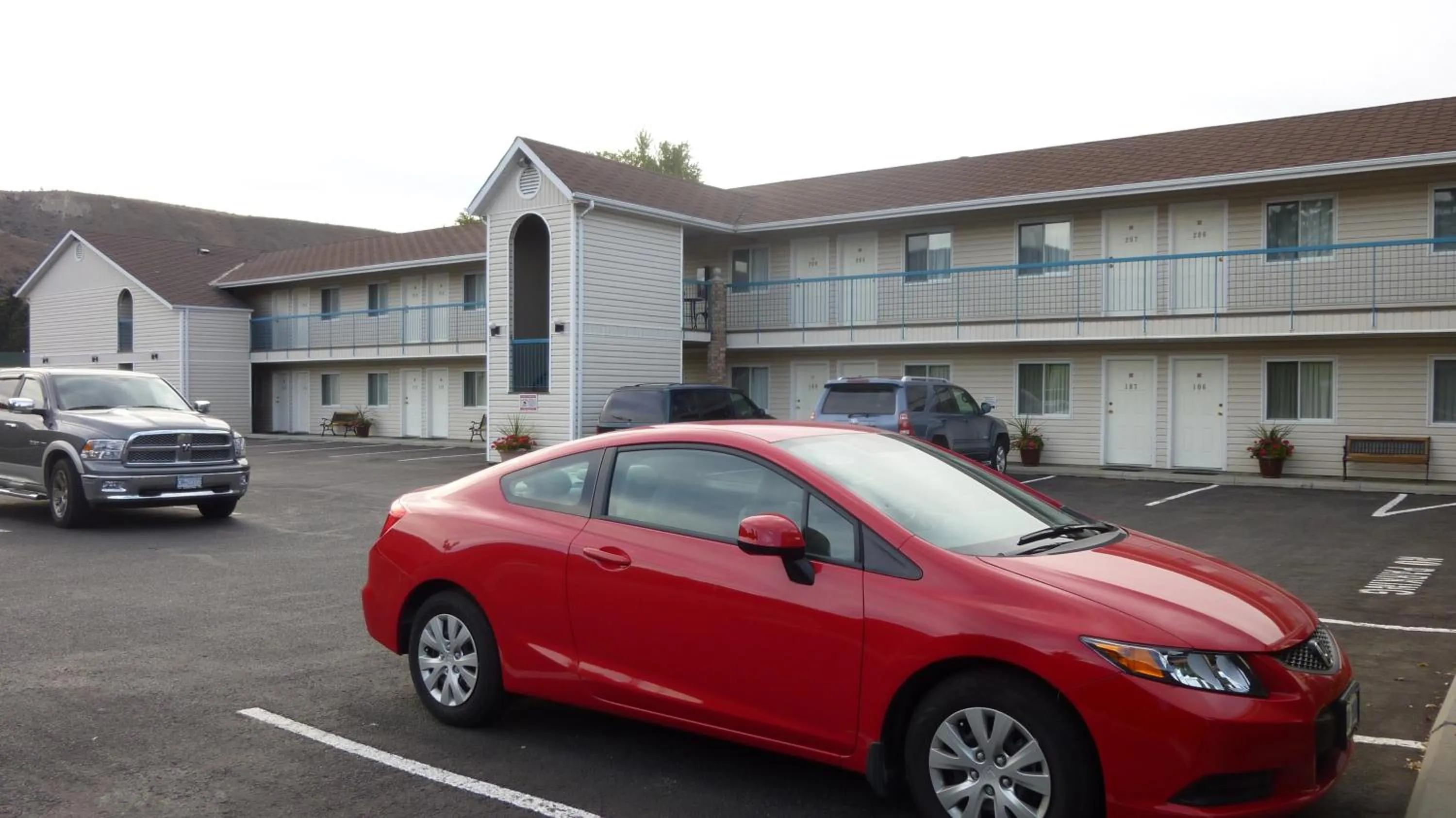 Property building in The Ranchland Inn Kamloops