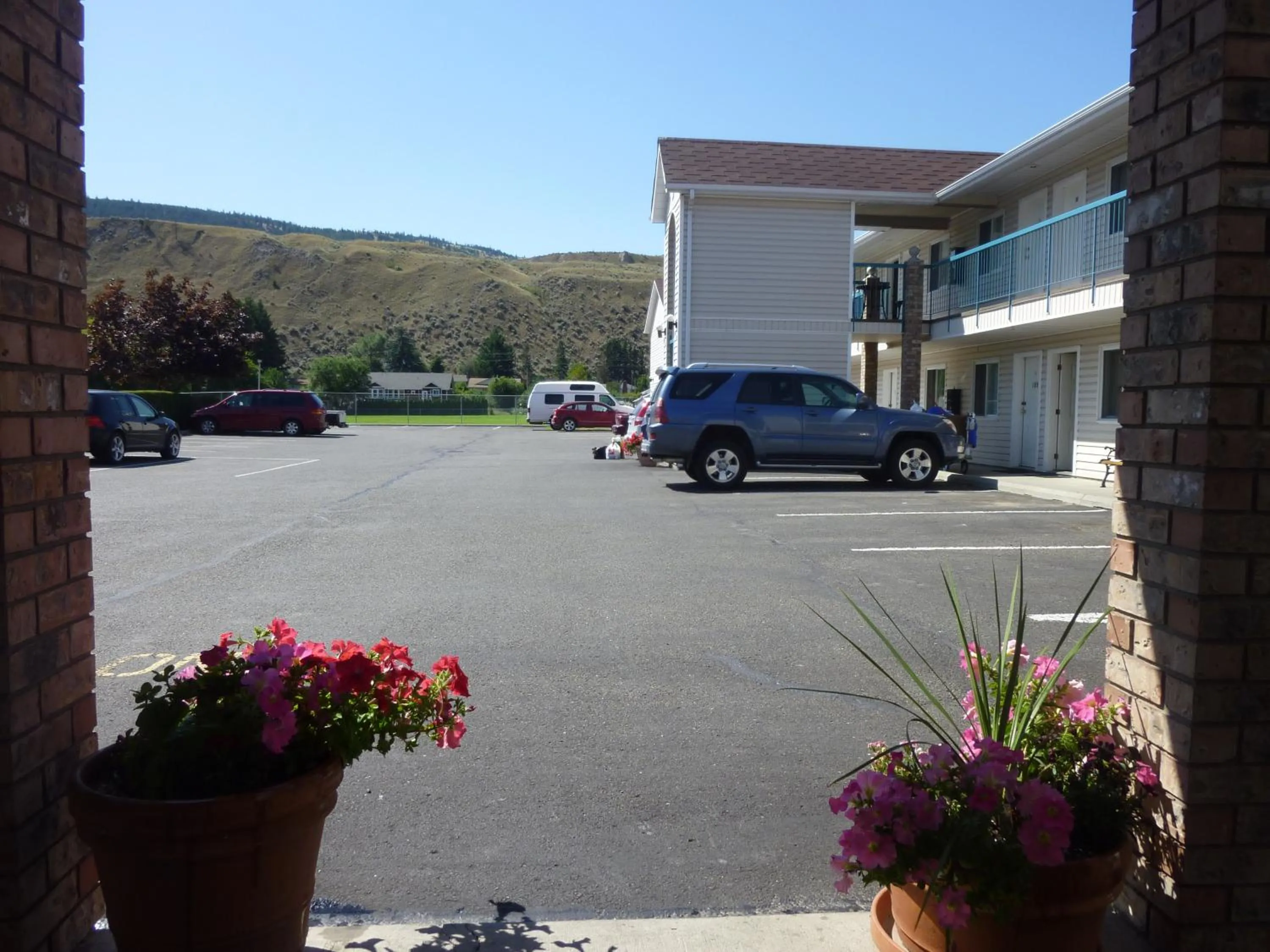 Property building in The Ranchland Inn Kamloops