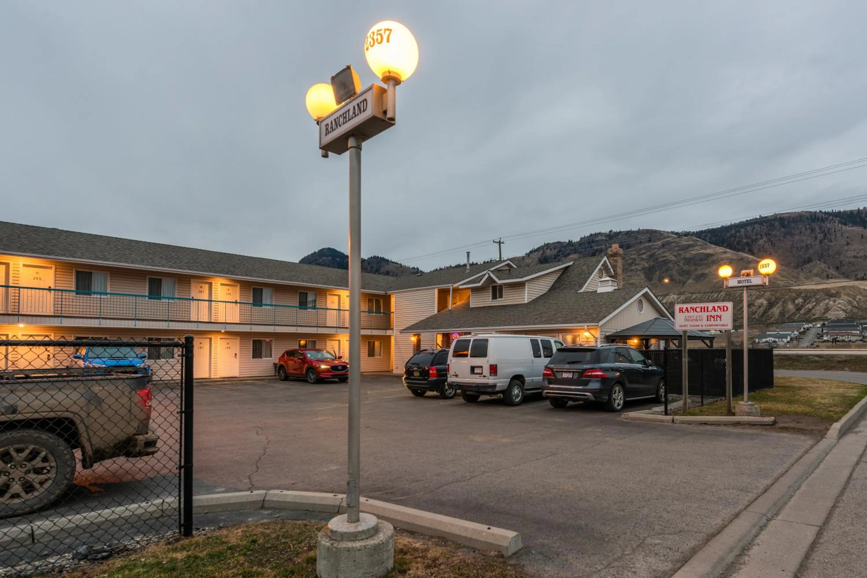 Property building in The Ranchland Inn Kamloops