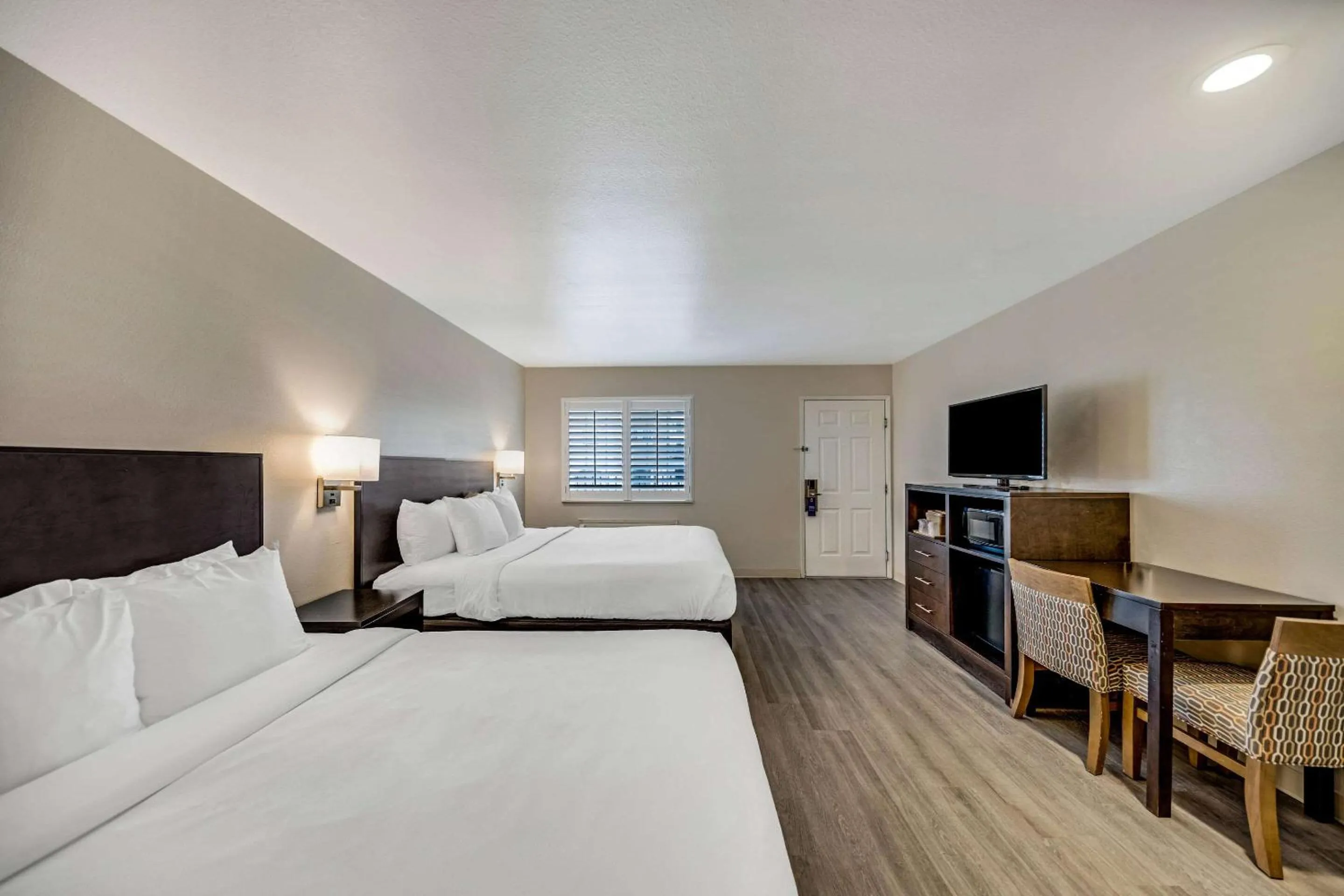 Bedroom, Bed in Comfort Inn Beach Boardwalk