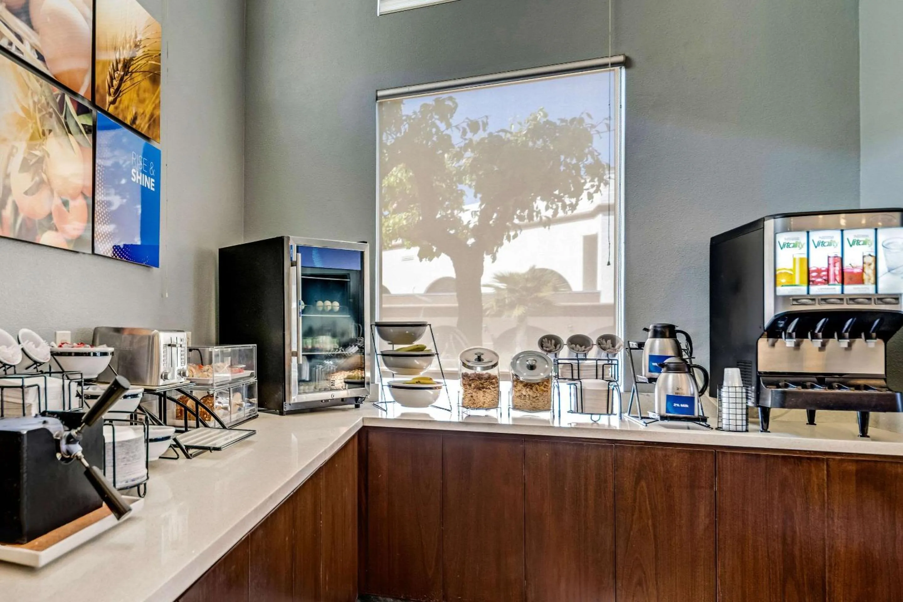 Breakfast in Comfort Inn Beach Boardwalk