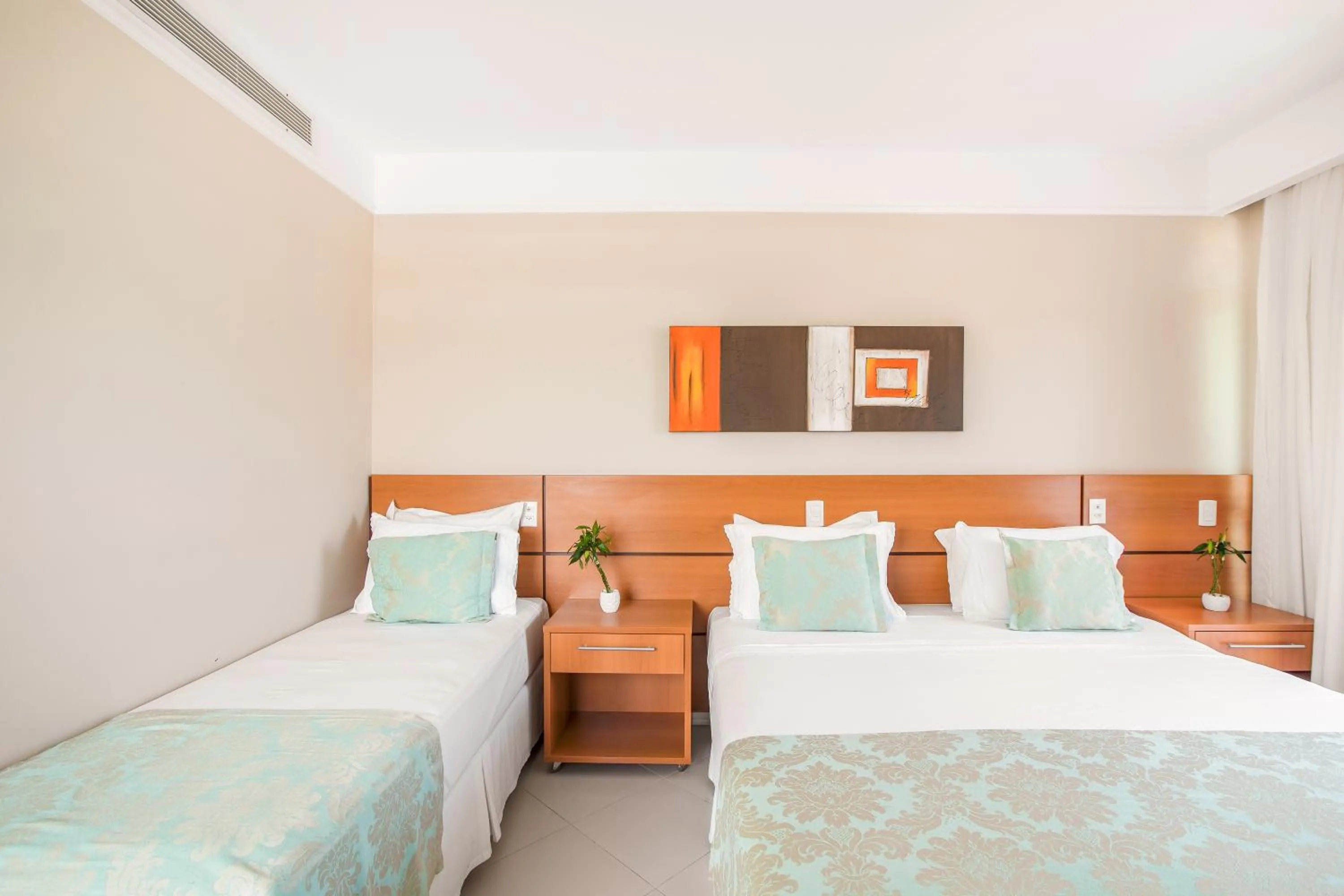 Photo of the whole room, Bed in Oceania Park Hotel Spa & Convention