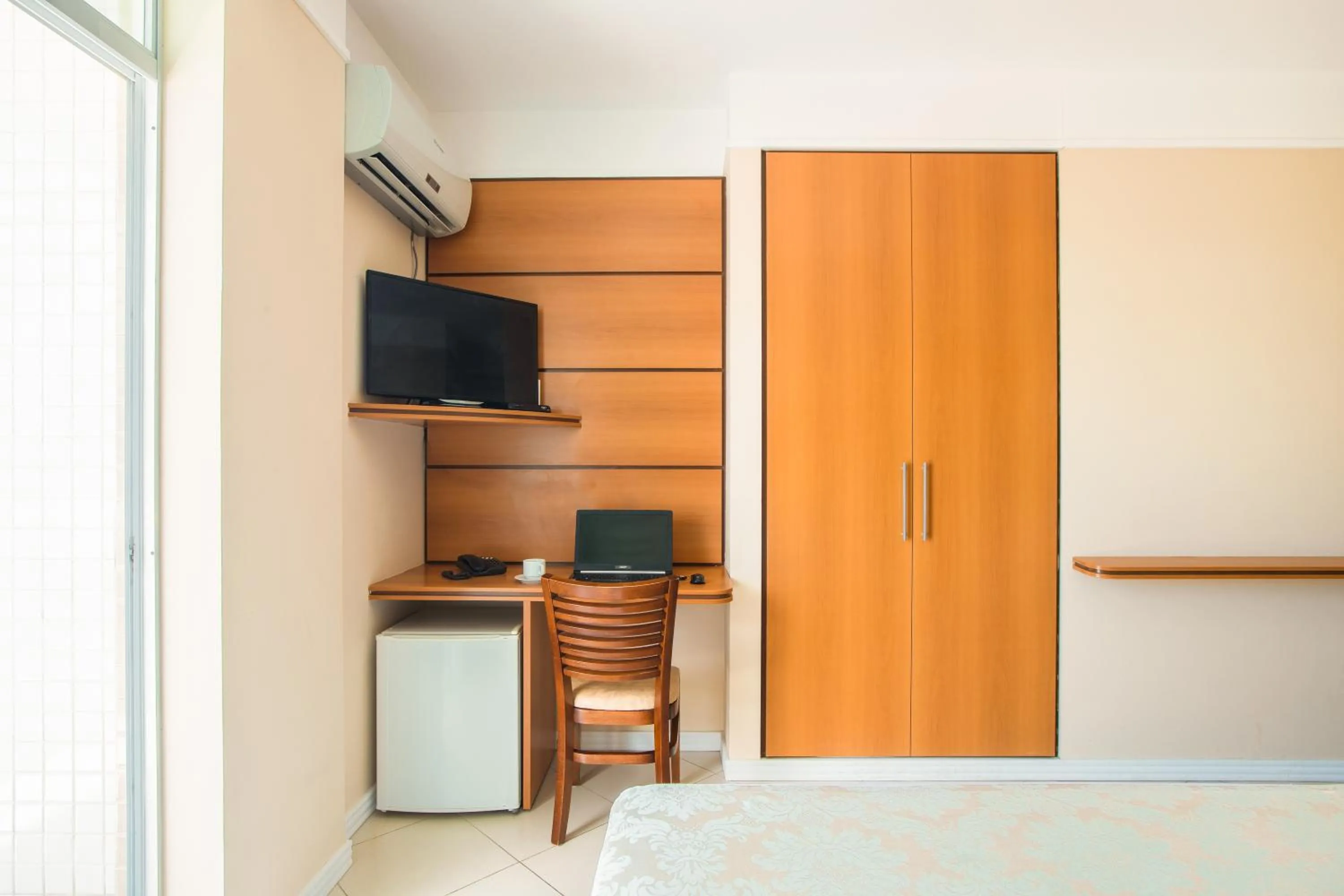 TV and multimedia in Oceania Park Hotel Spa & Convention