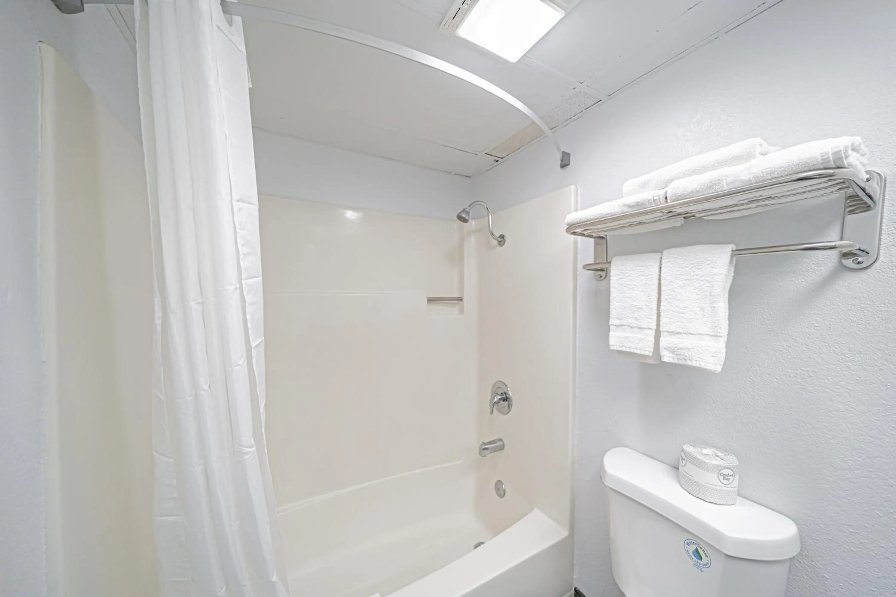 Shower in Motel 6 Pocatello ID