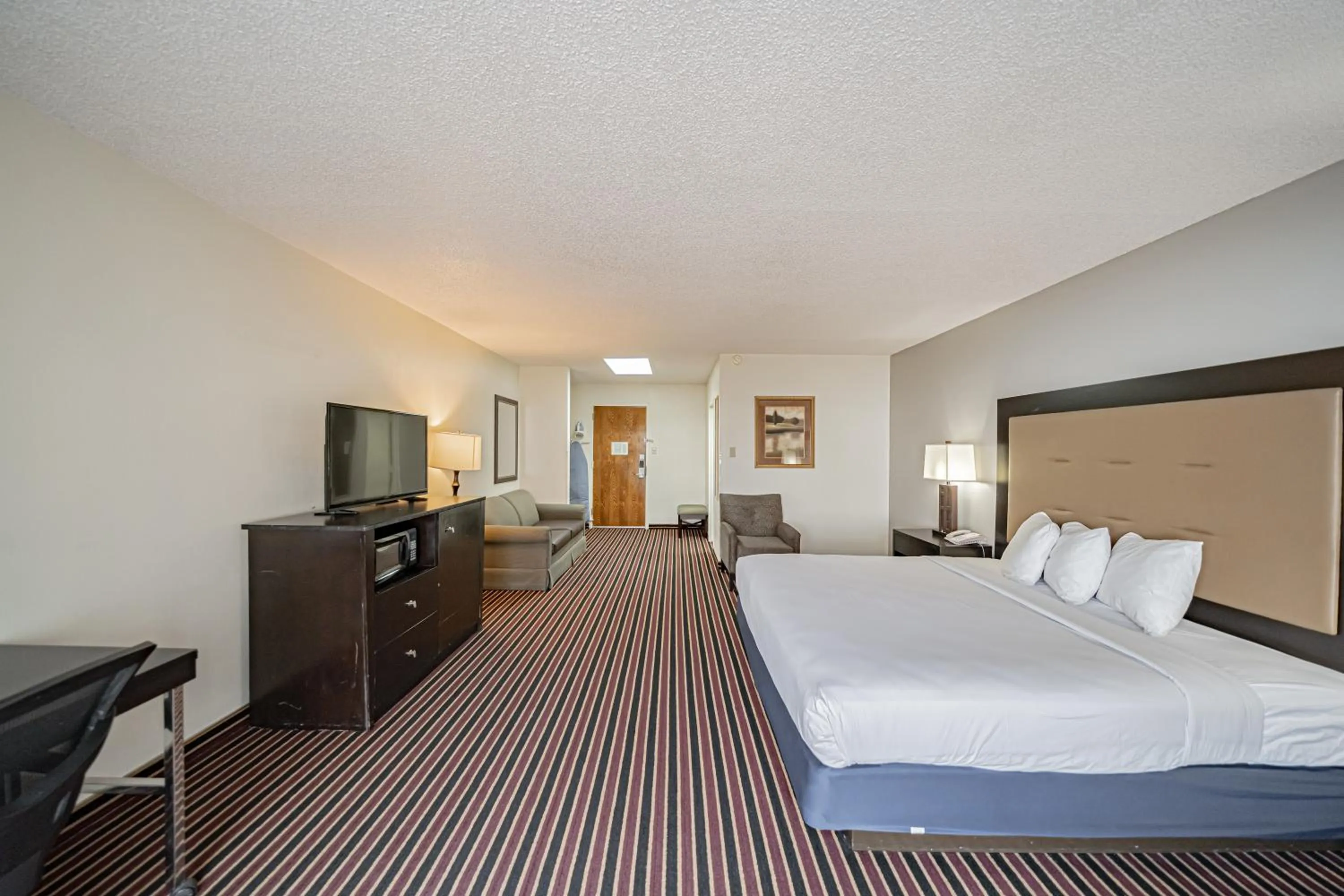 Photo of the whole room, Bed in Motel 6 Pocatello ID