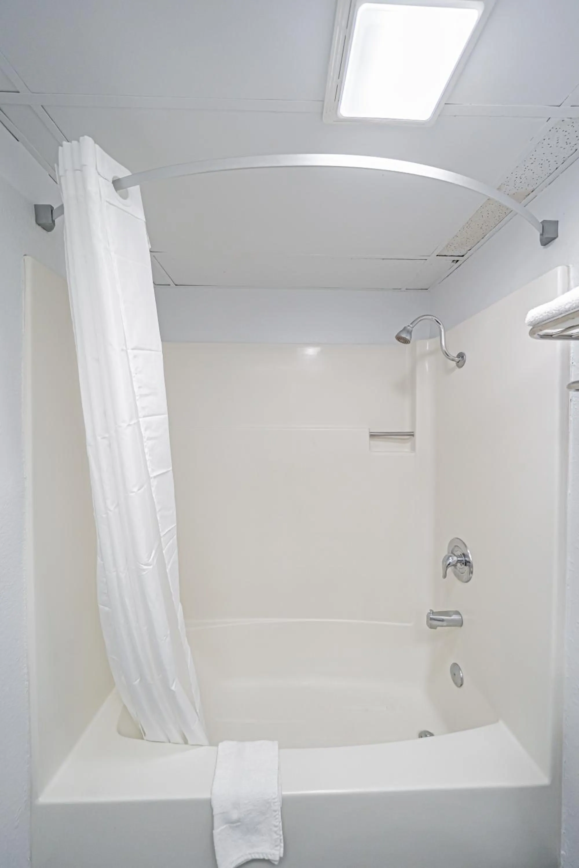 Shower in Motel 6 Pocatello ID