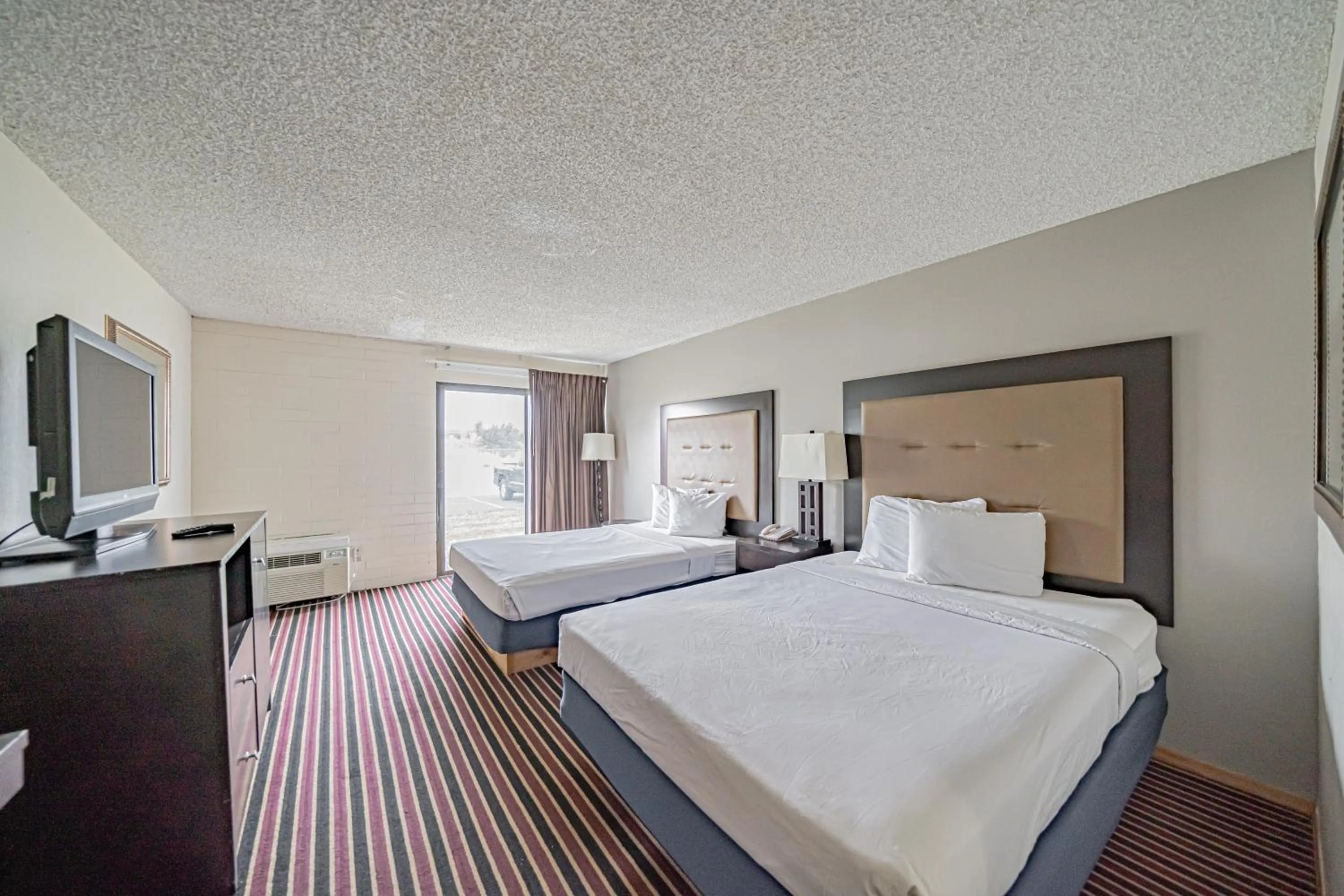 Photo of the whole room, Bed in Motel 6 Pocatello ID