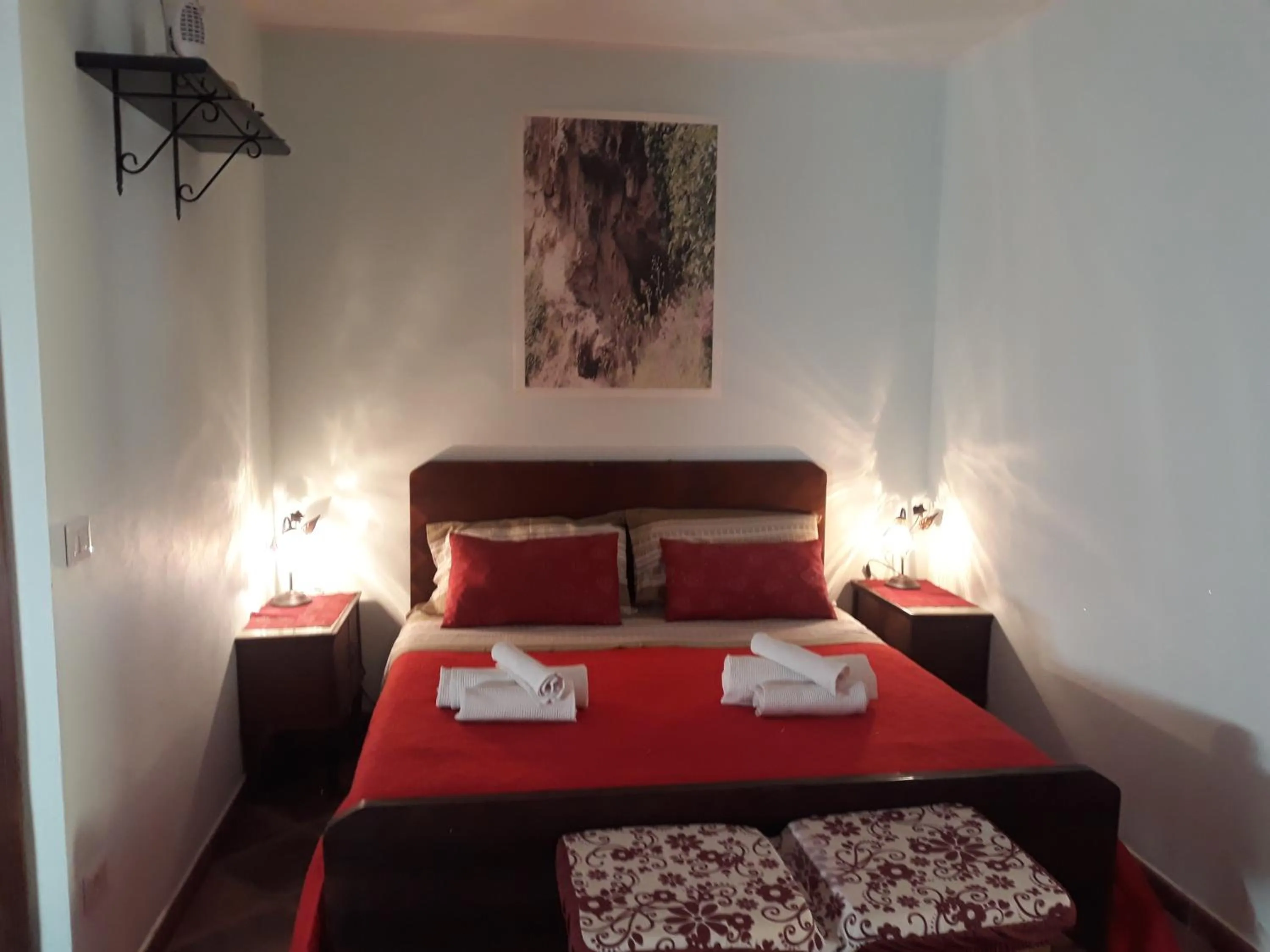 Bed in Bed And Breakfast Delle Grotte