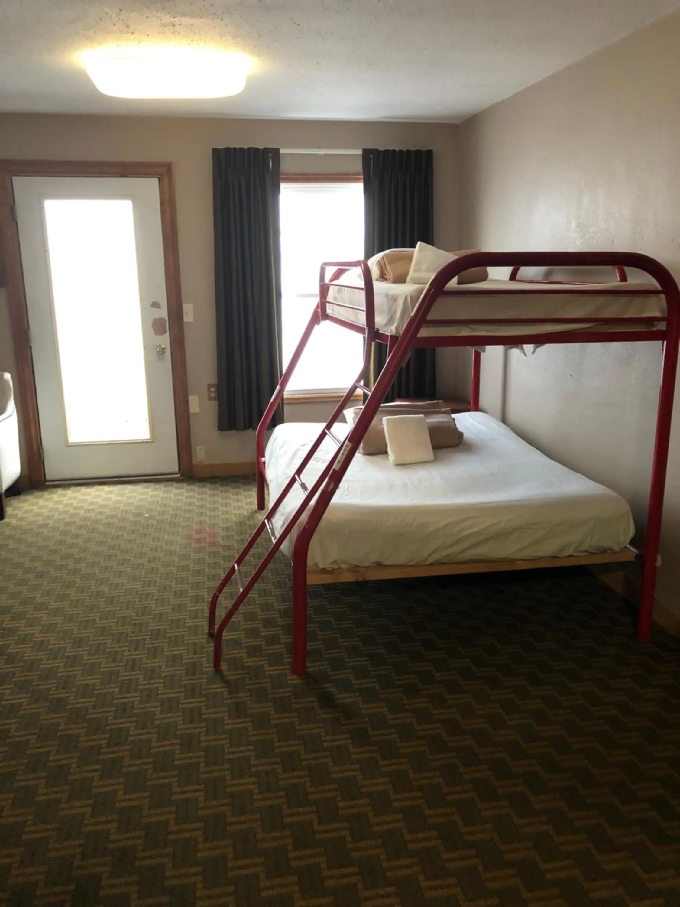 bunk bed, Bed in Downtown Value Inn