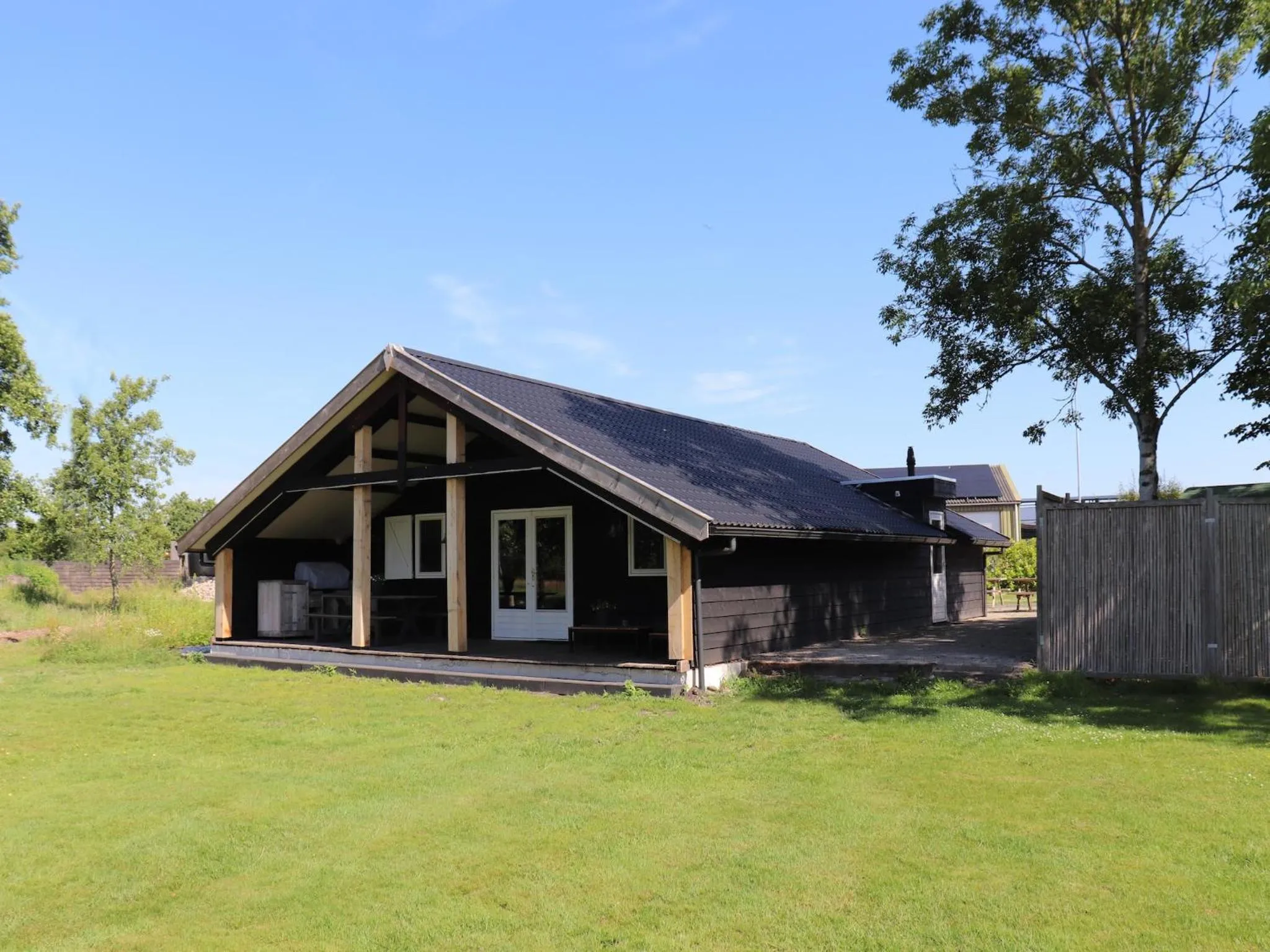 Garden in Spacious Farmhouse with Sauna, hottub
