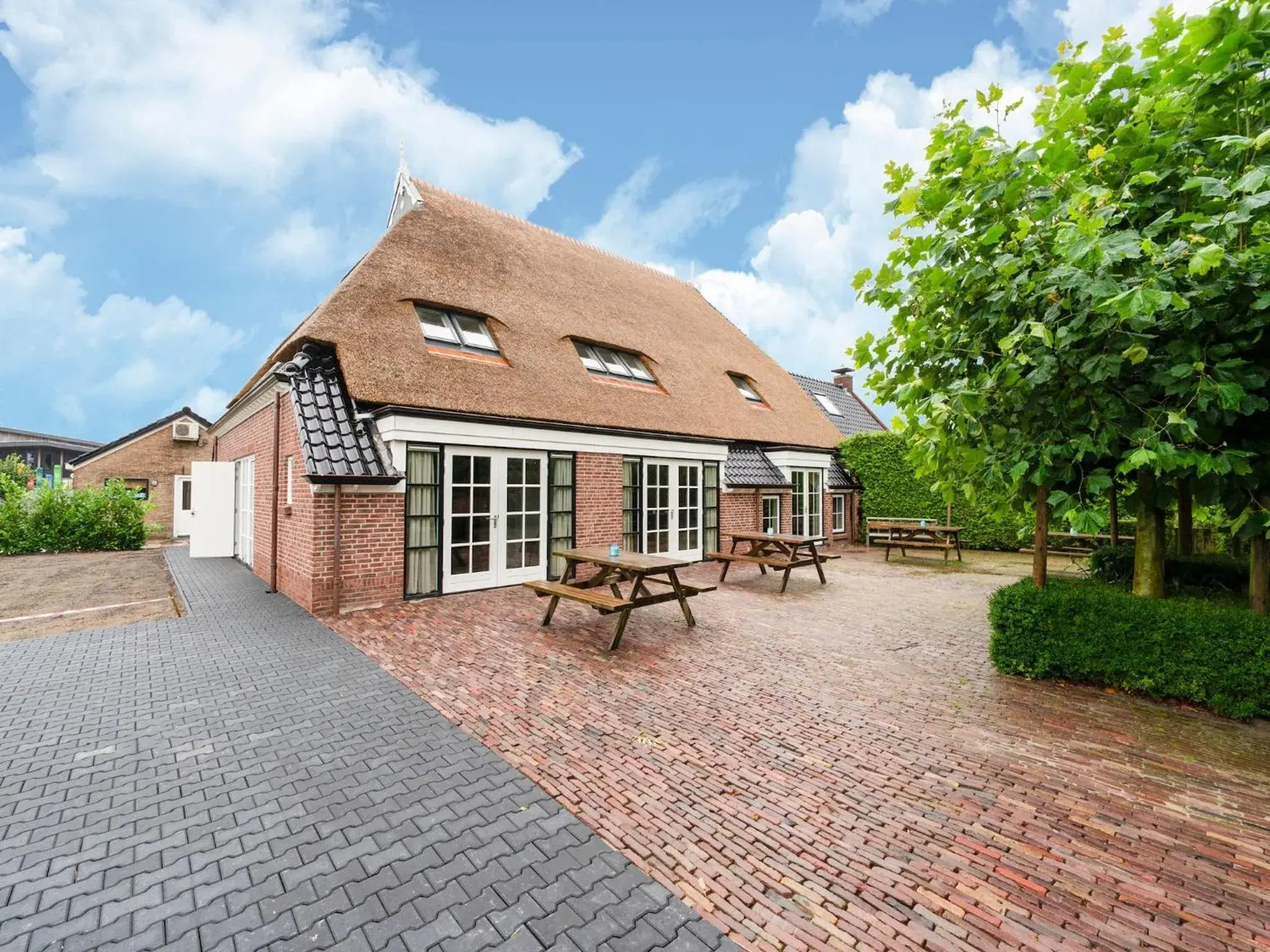 Spacious Farmhouse with Sauna, hottub Spacious Farmhouse with Sauna, hottub