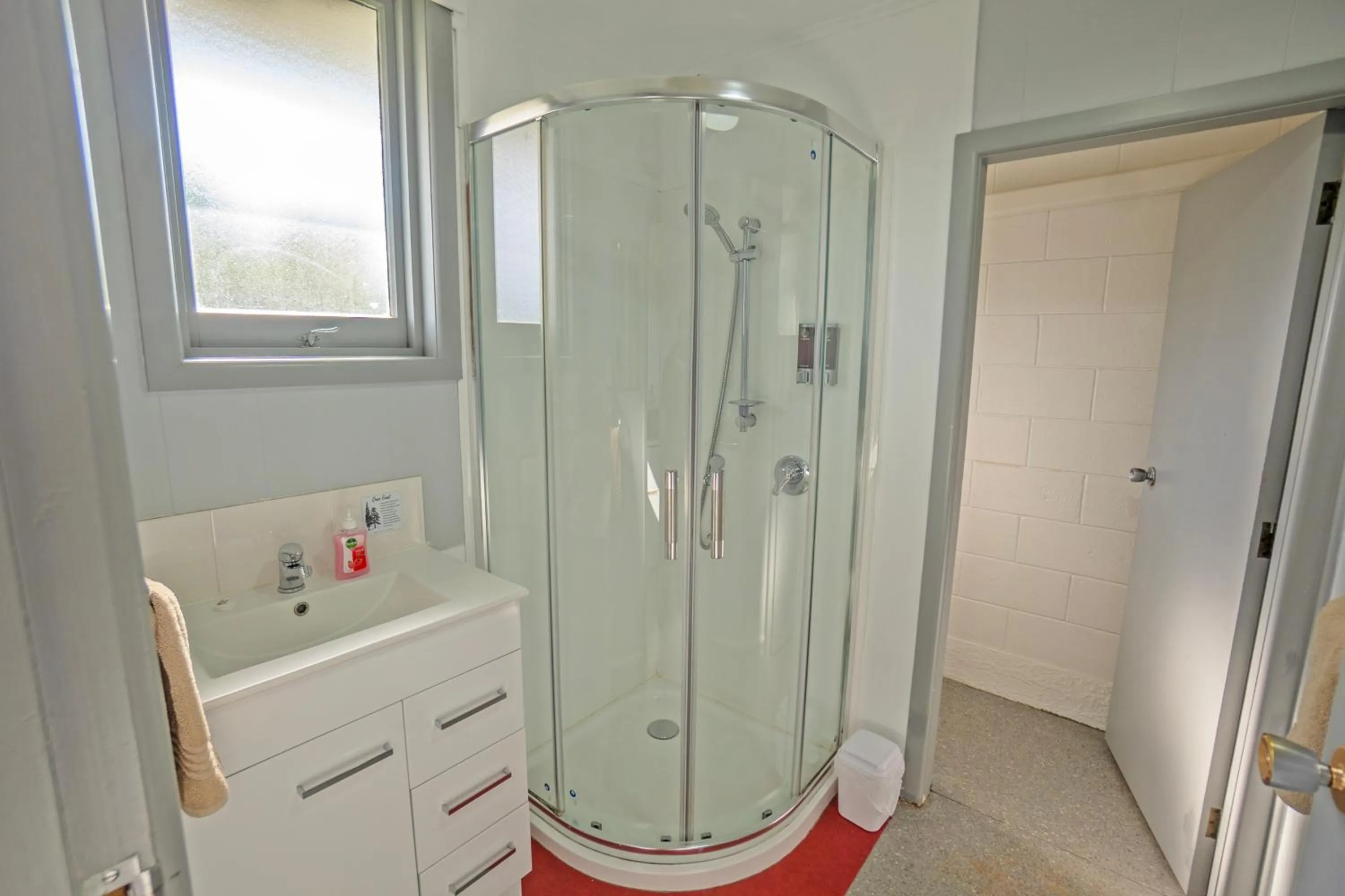 Shower in Kaikoura Motor Inn