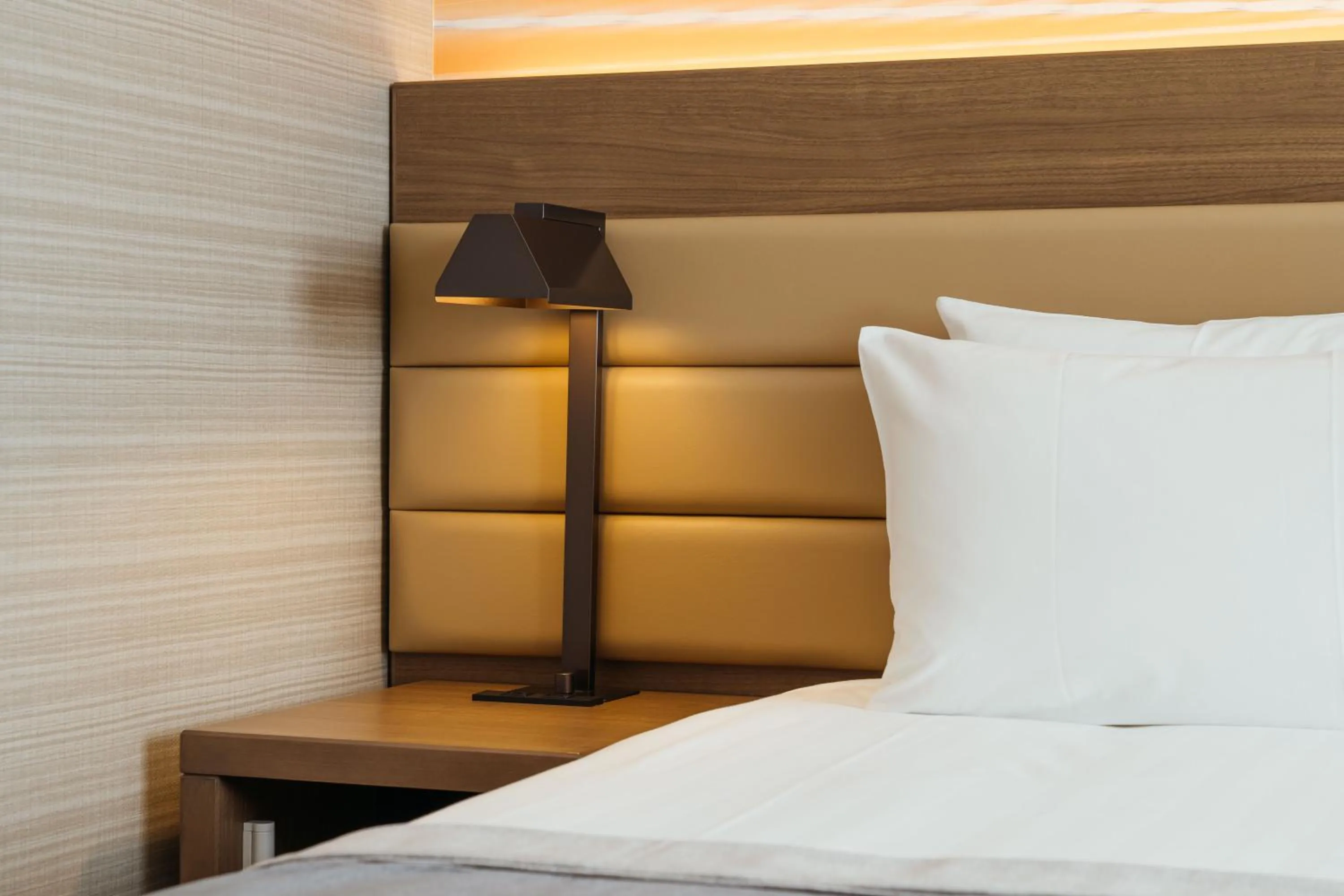 Photo of the whole room, Bed in Haneda Excel Hotel Tokyu Haneda Airport Terminal 2