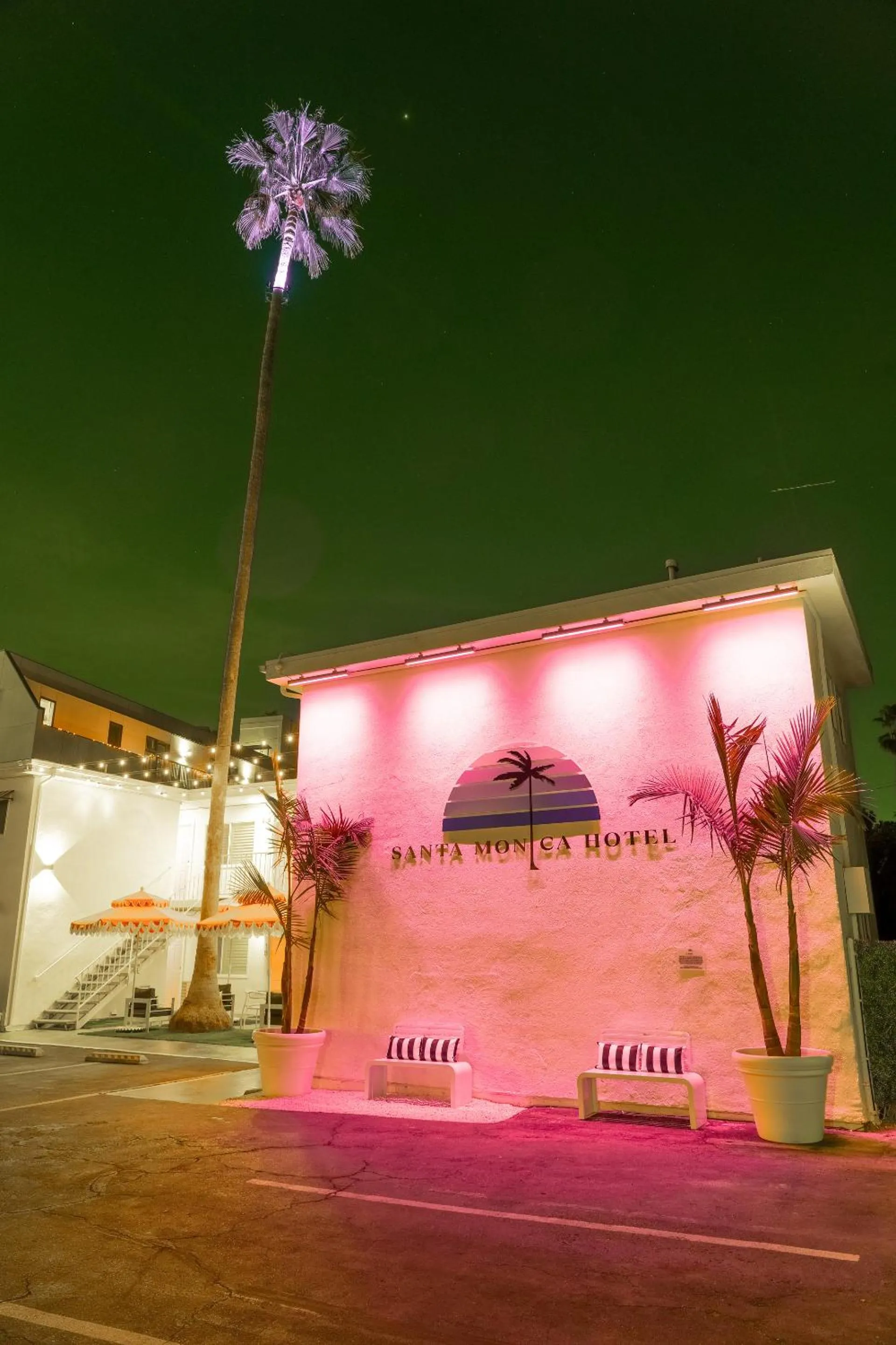 Property building in Santa Monica Hotel