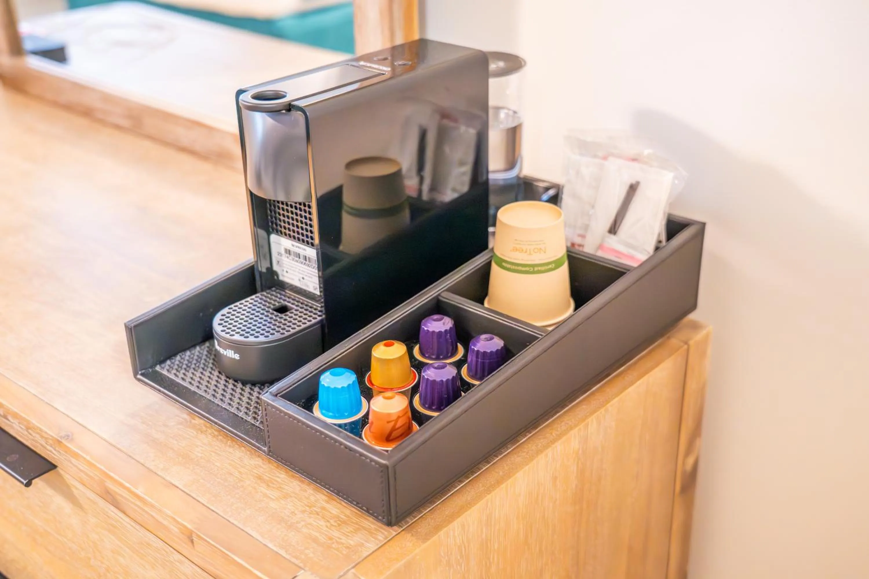 Coffee/tea facilities in Santa Monica Hotel