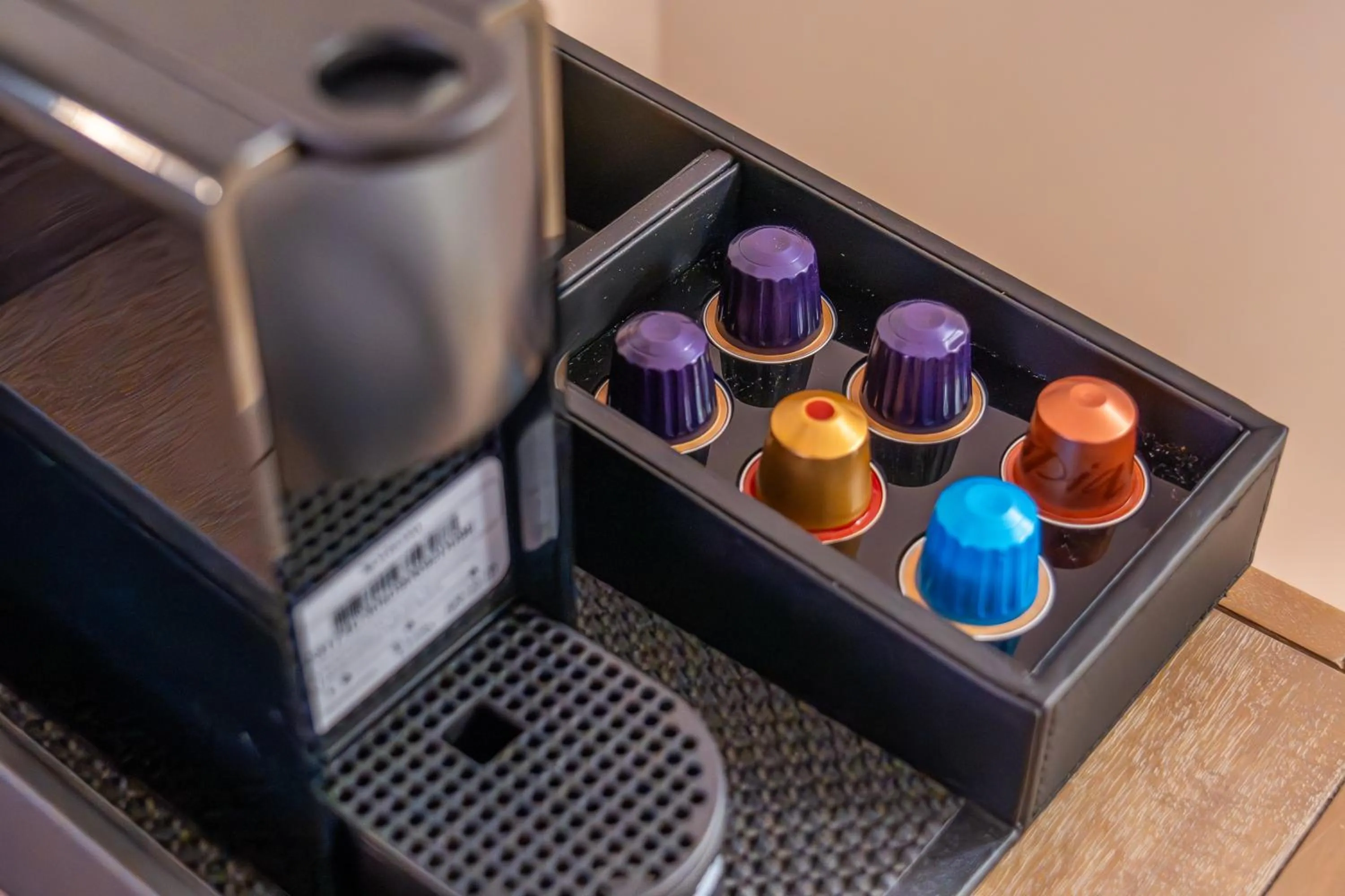 Coffee/tea facilities in Santa Monica Hotel