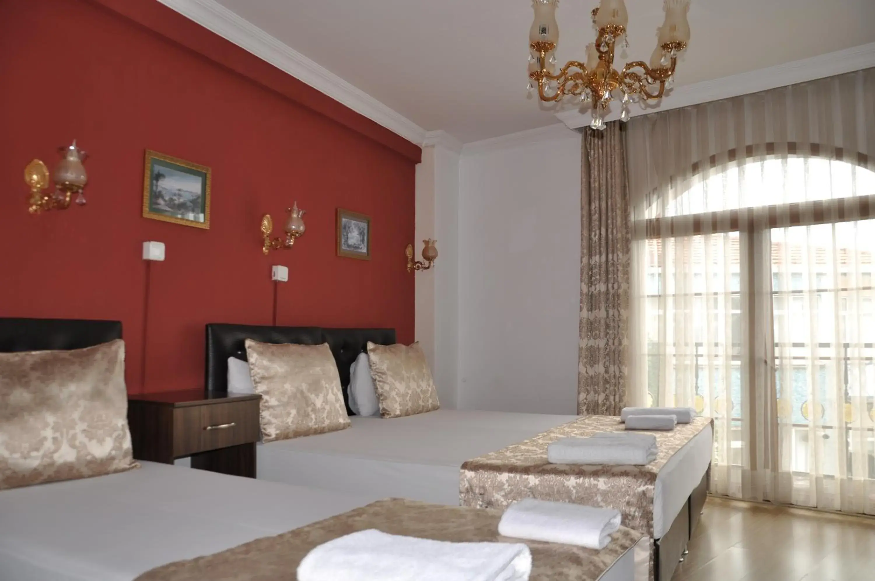 Standard Triple Room in Magnificent Hotel Standard Triple Room in Magnificent Hotel