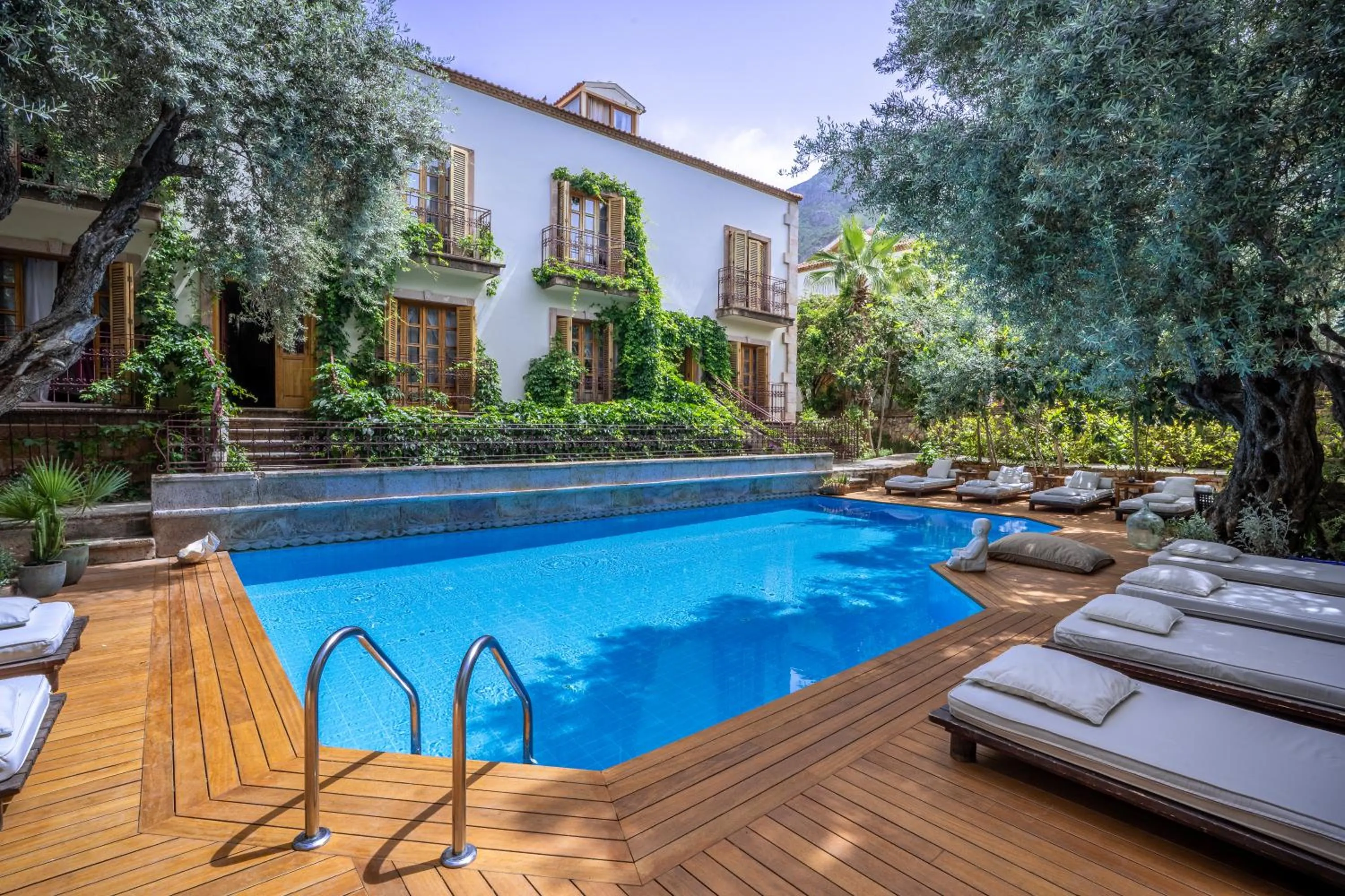 Property building in Jade Residence