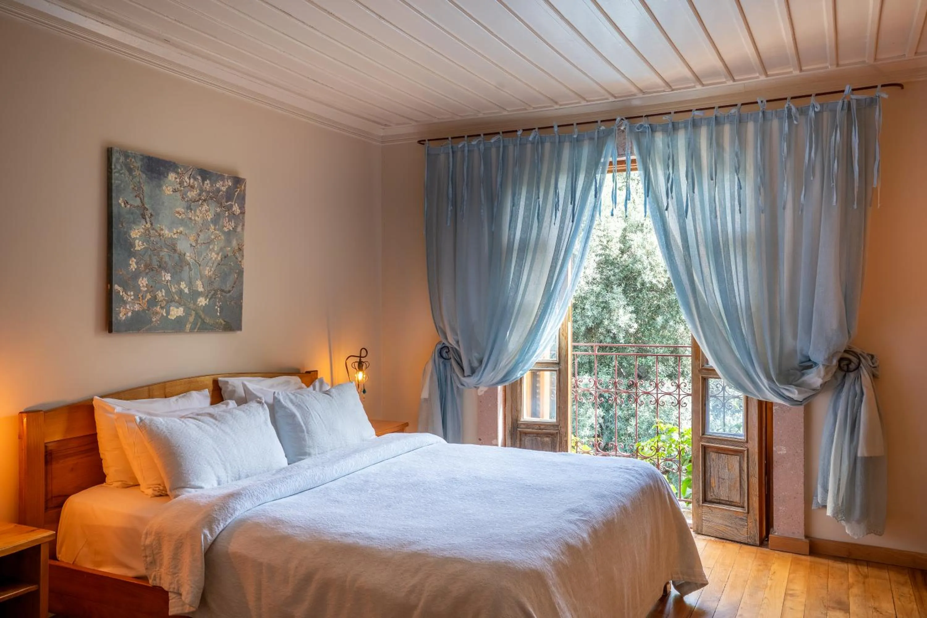 Garden view, Bed in Jade Residence