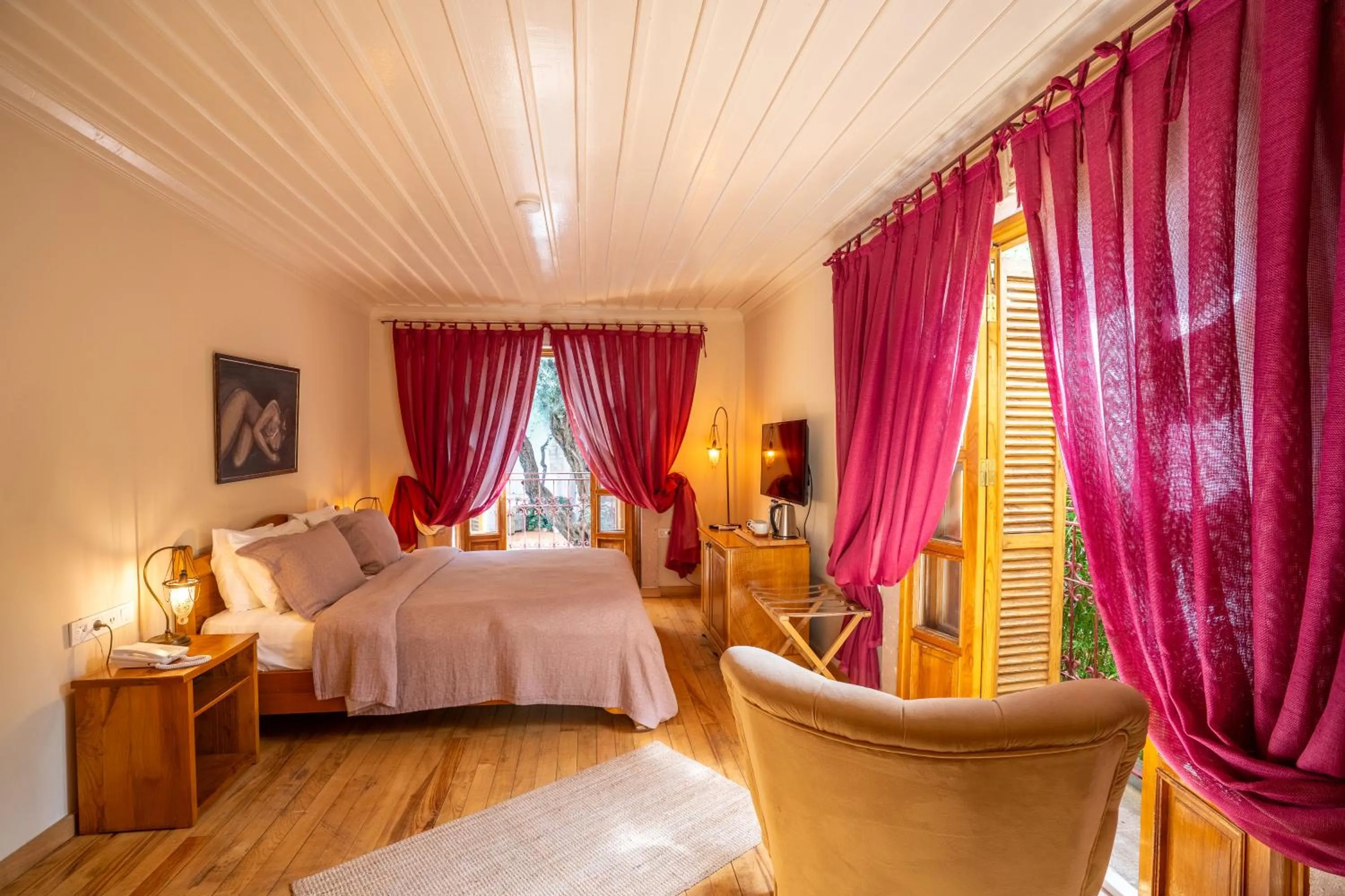 Photo of the whole room, Bed in Jade Residence