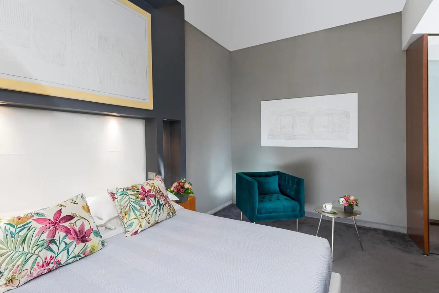 Photo of the whole room, Bed in Hotel Metropolis