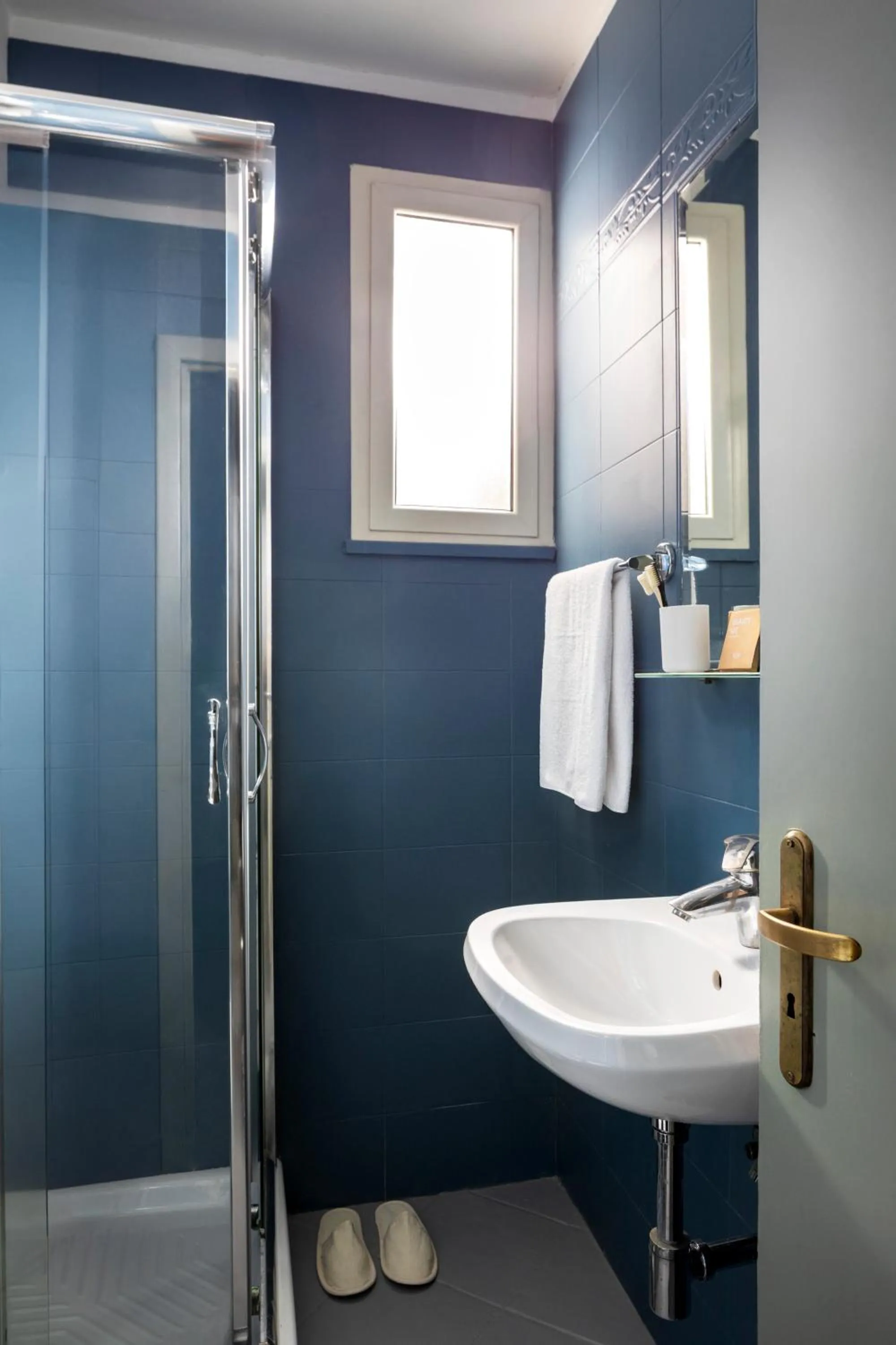 Bathroom in Hotel Marisa