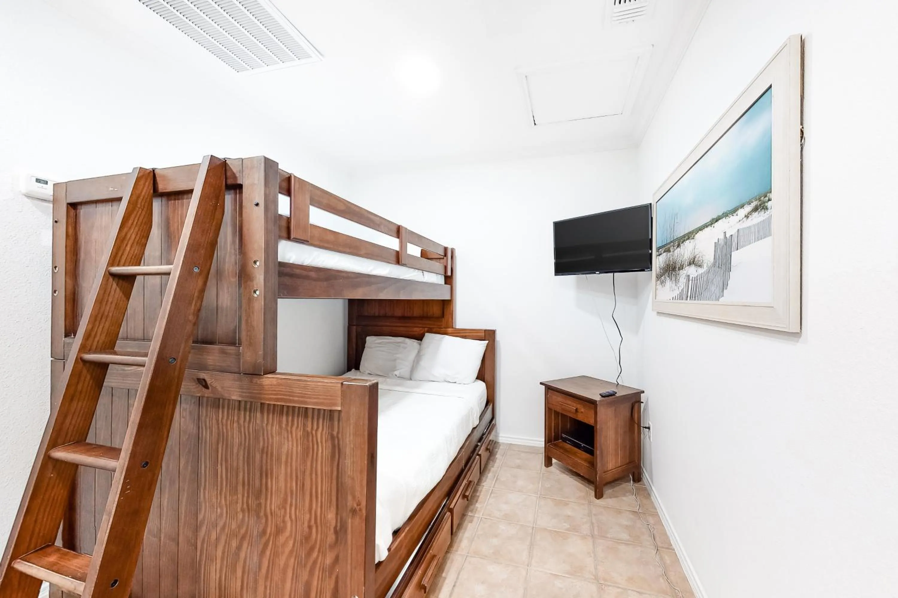 Bed in Tropical Breeze