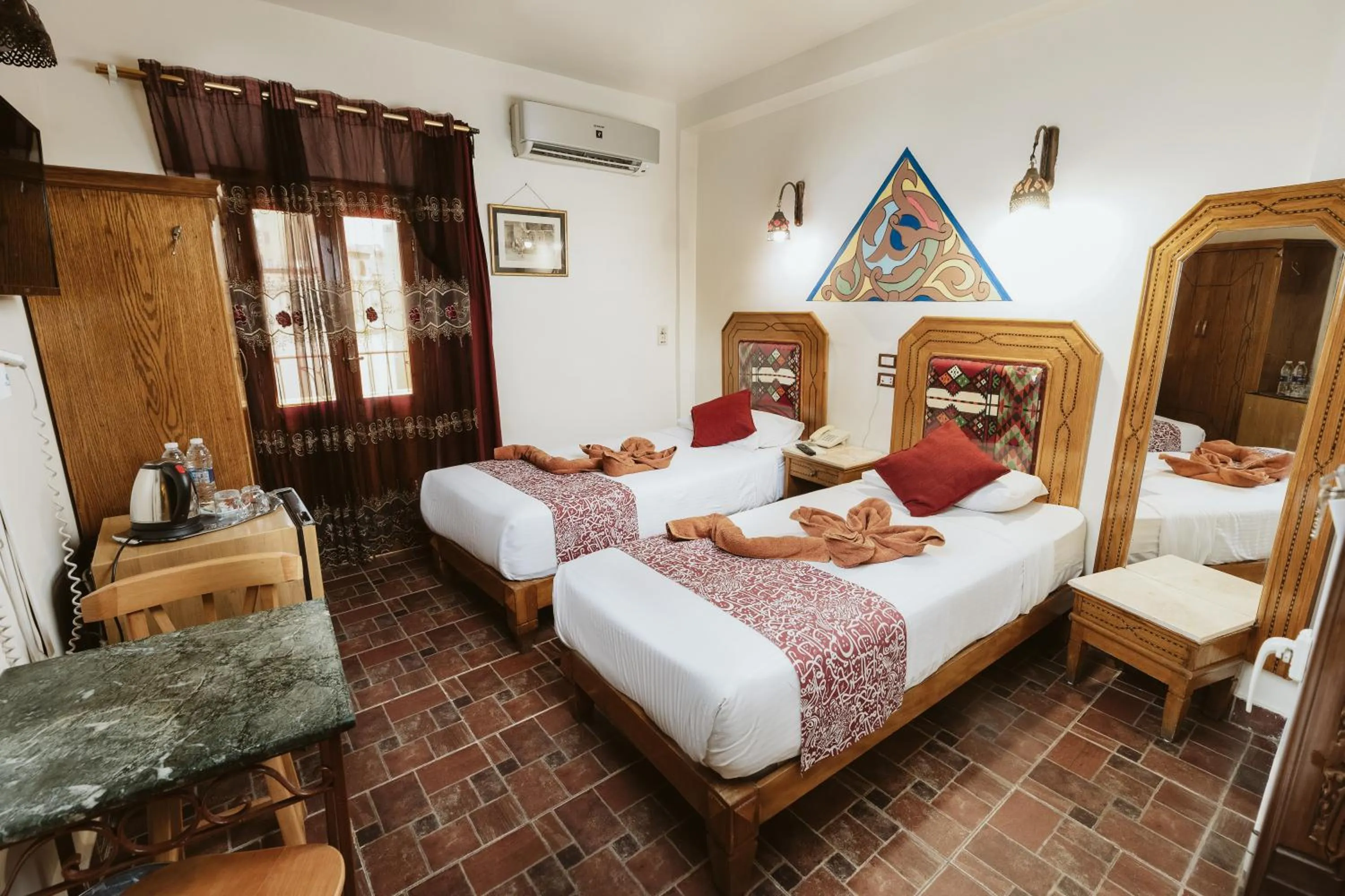 Bedroom, Bed in Nefertiti Hotel Luxor