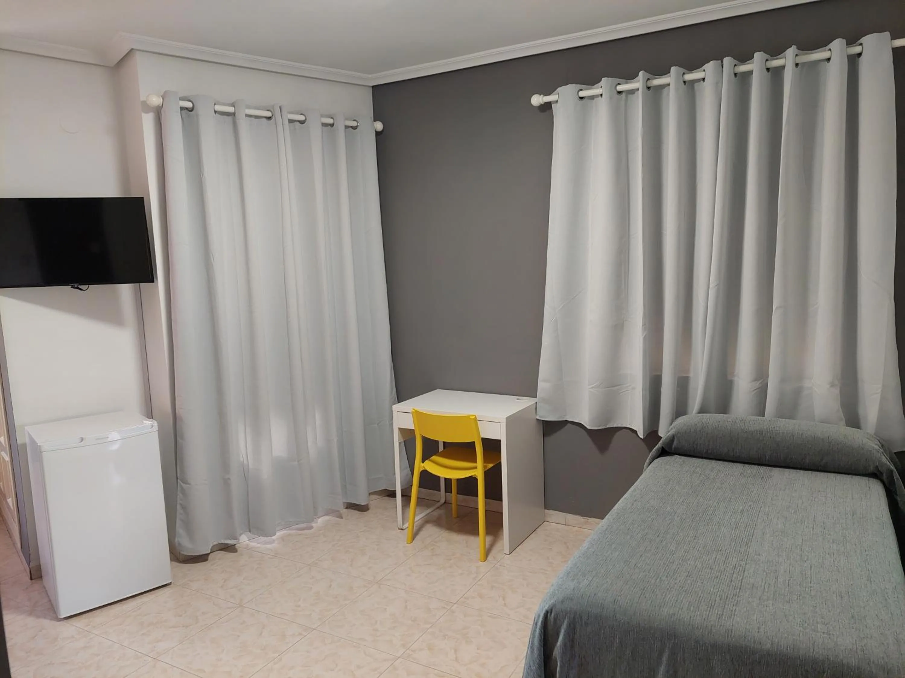 Bedroom, Bed in Hotel Cervantes