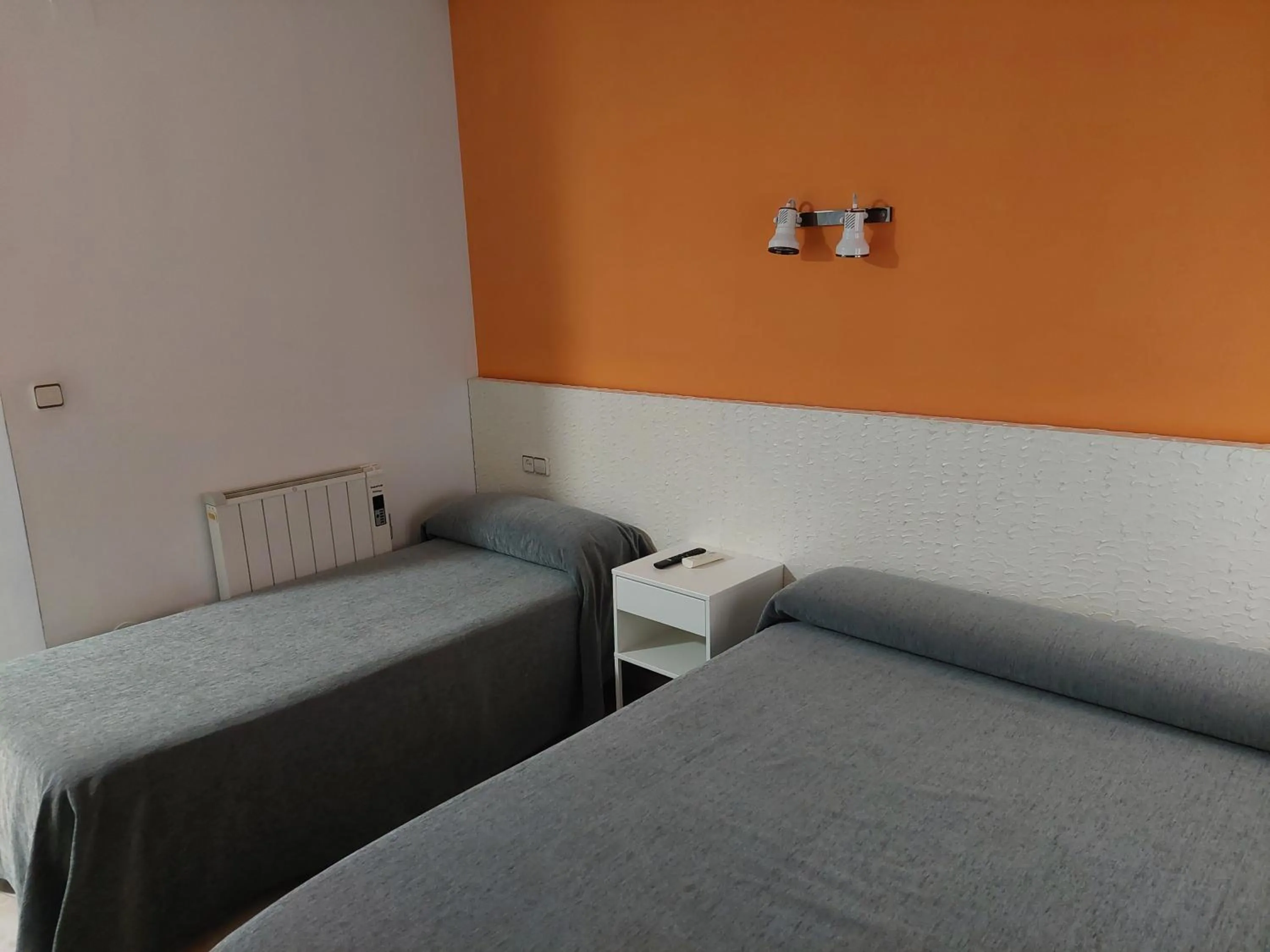 Bedroom, Bed in Hotel Cervantes