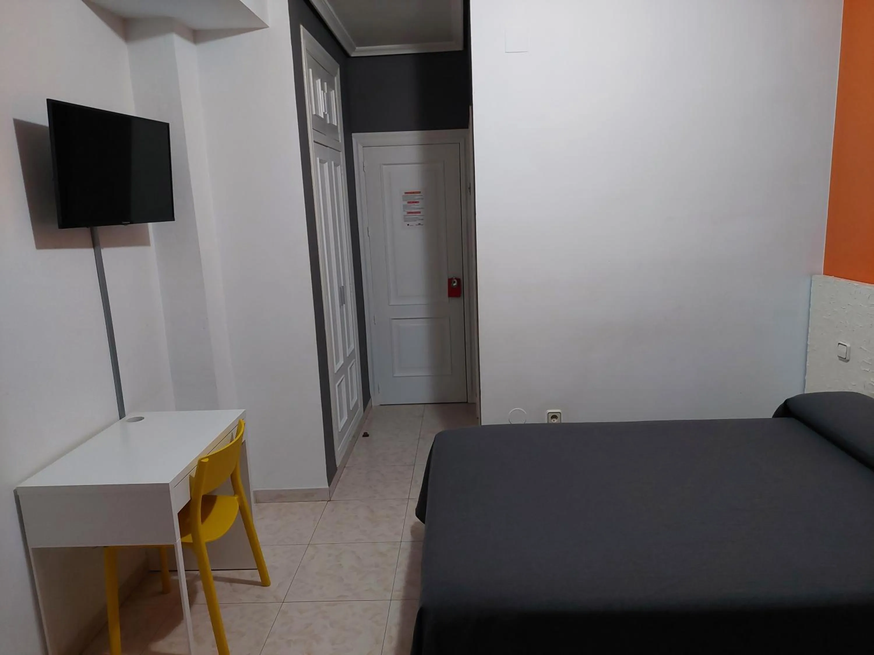 Bedroom, Bed in Hotel Cervantes