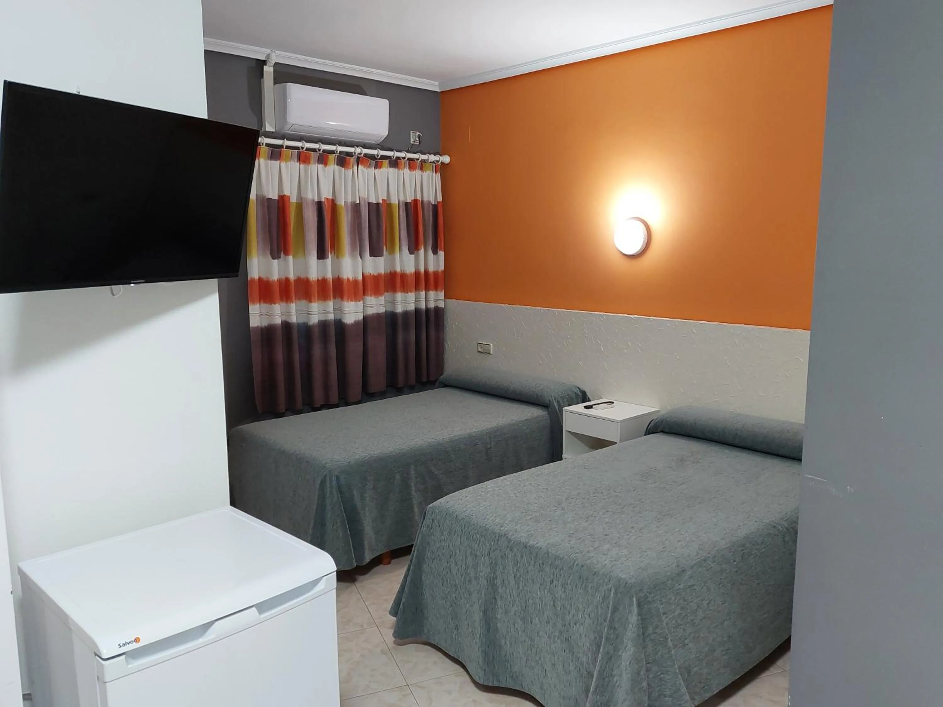 Bedroom, Bed in Hotel Cervantes