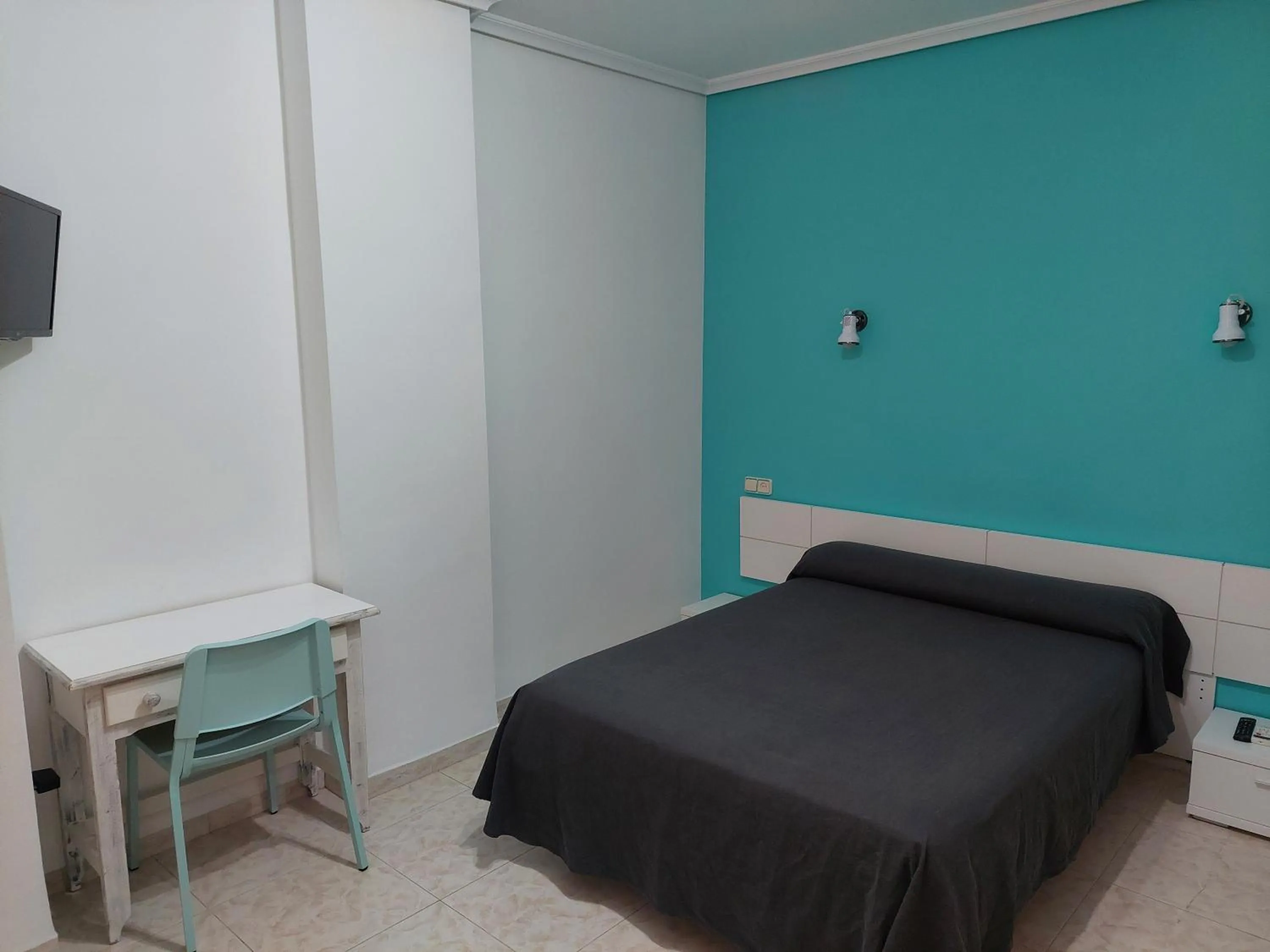 Bedroom, Bed in Hotel Cervantes