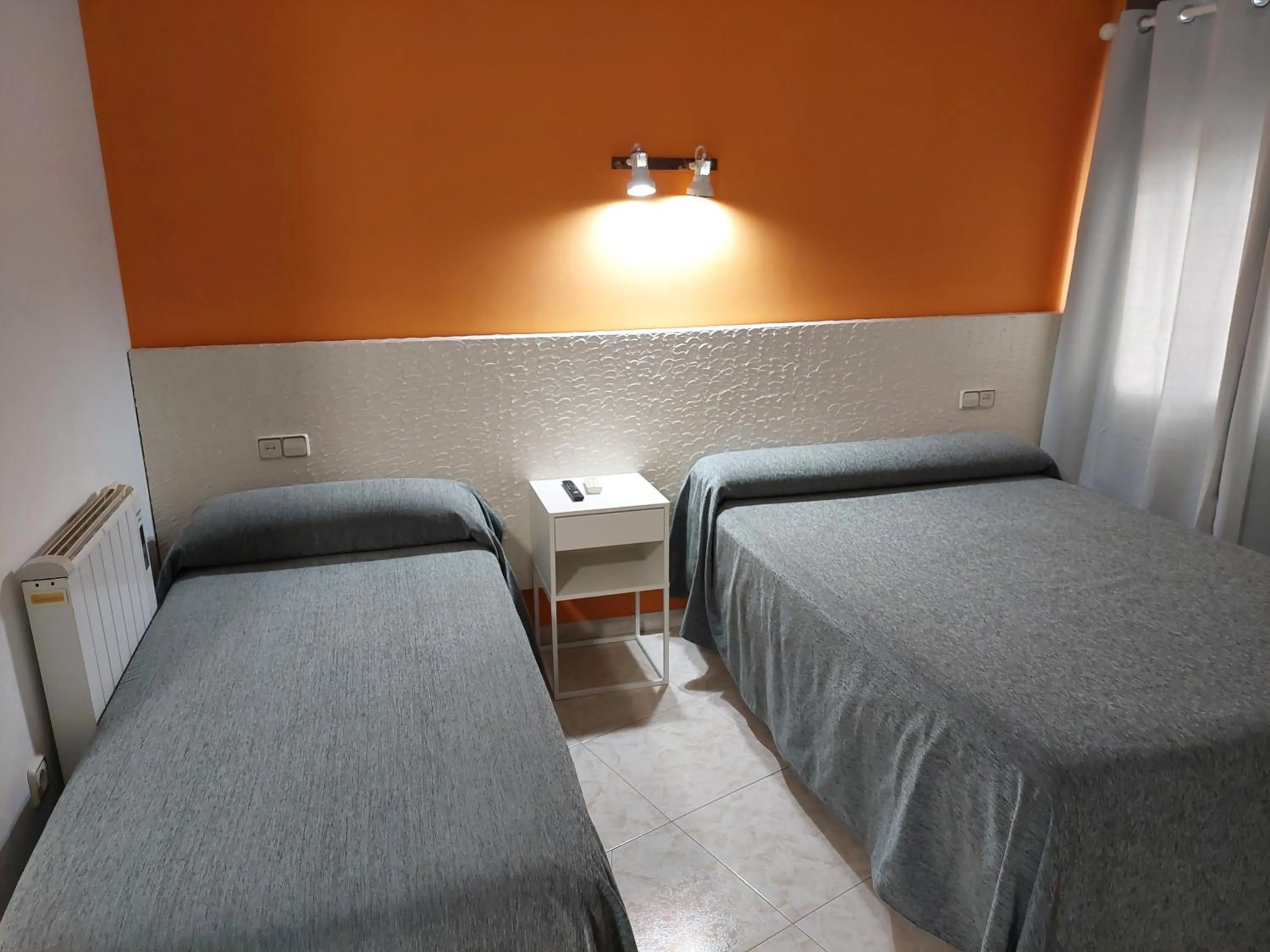 Bedroom, Bed in Hotel Cervantes