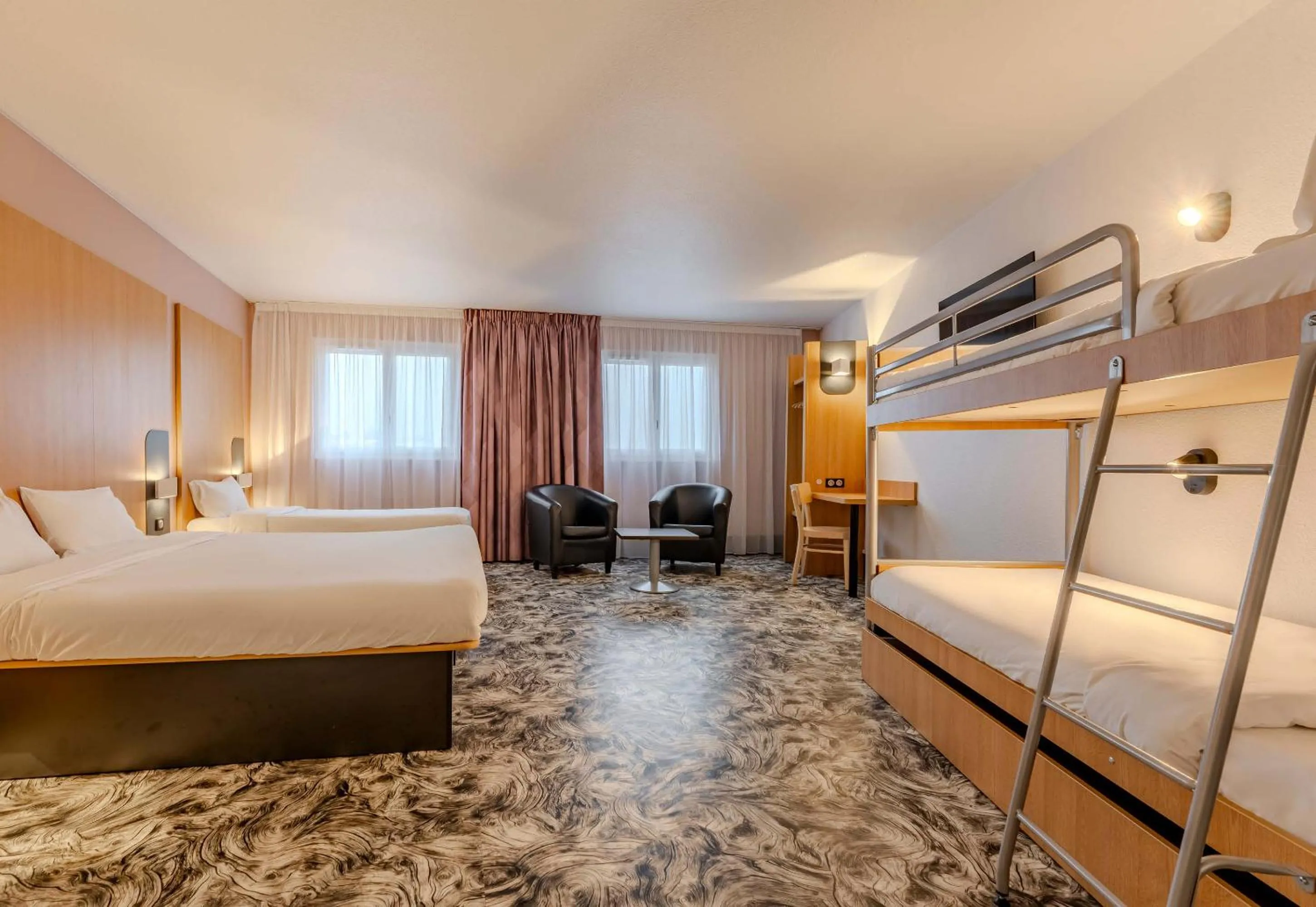 Bedroom, Bed in B&B HOTEL Maubeuge-Louvroil