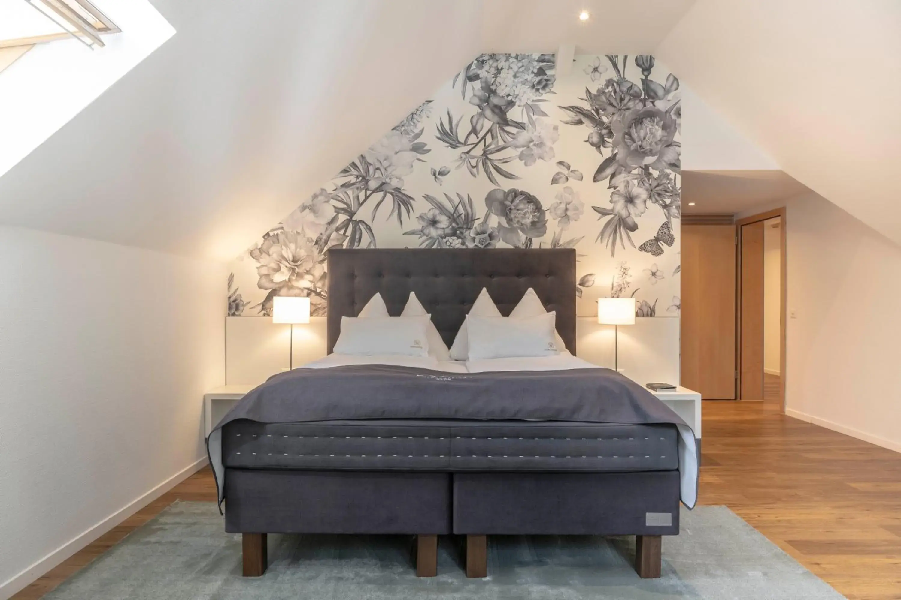 Suite with Lake View in Hotel Vitznauerhof - Lifestyle Hideaway at Lake Lucerne Suite with Lake View in Hotel Vitznauerhof - Lifestyle Hideaway at Lake Lucerne