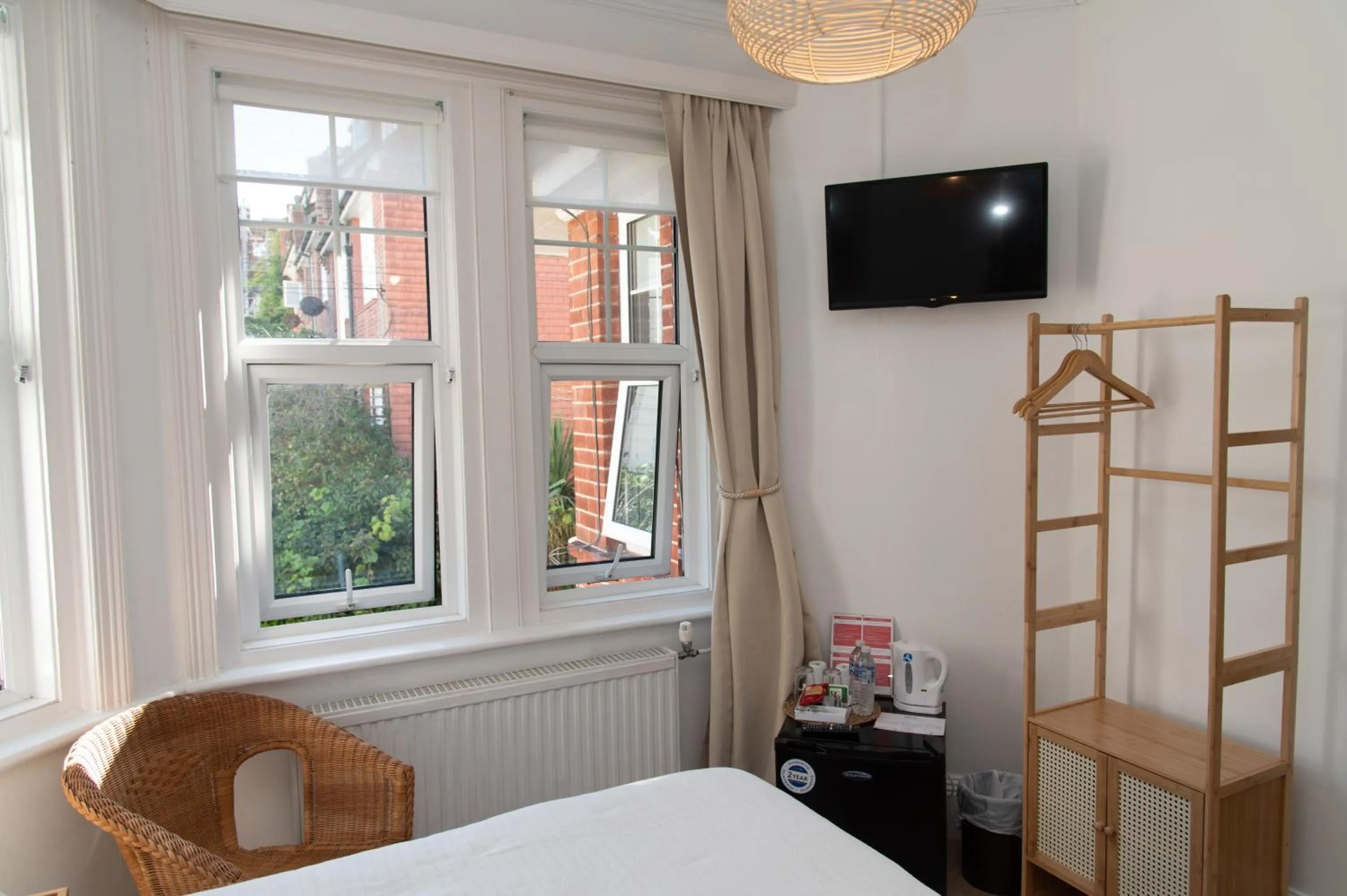 TV and multimedia, Bed in The Cherry Tree Guest House