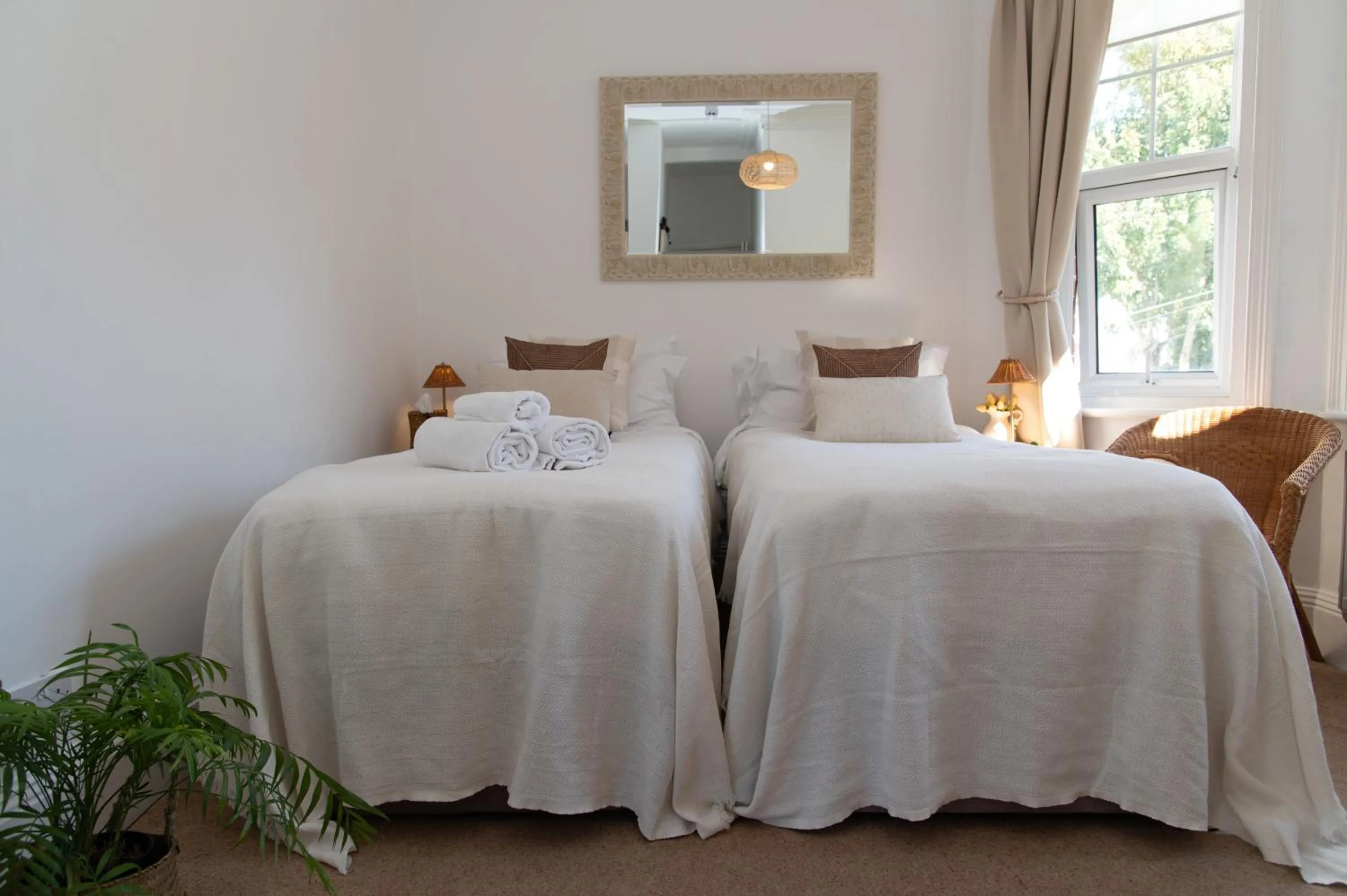 Bedroom, Bed in The Cherry Tree Guest House