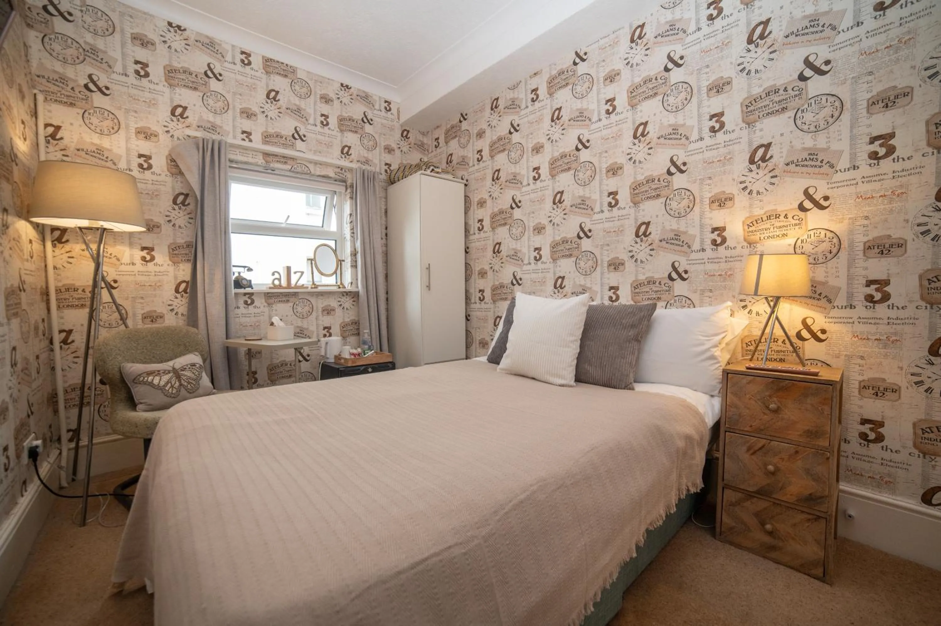 Bedroom, Bed in The Cherry Tree Guest House