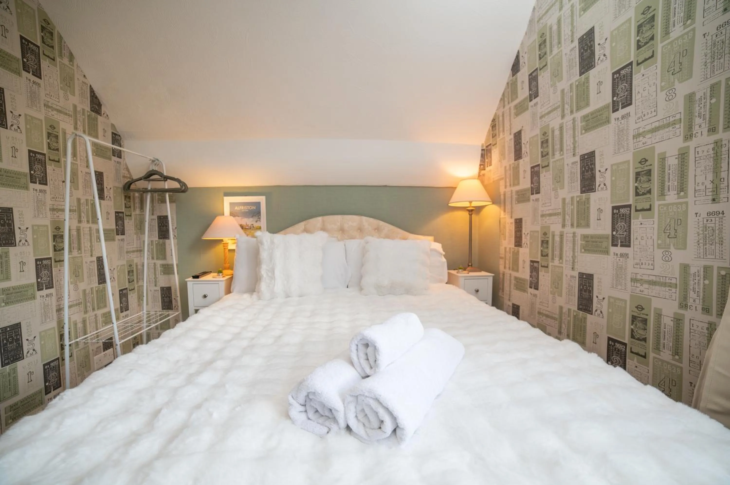 Bedroom, Bed in The Cherry Tree Guest House