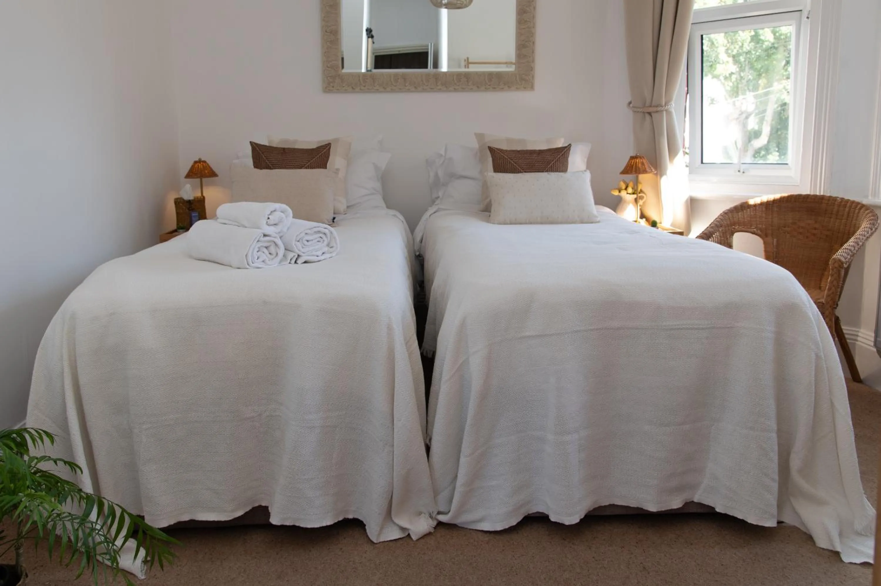 Bedroom, Bed in The Cherry Tree Guest House