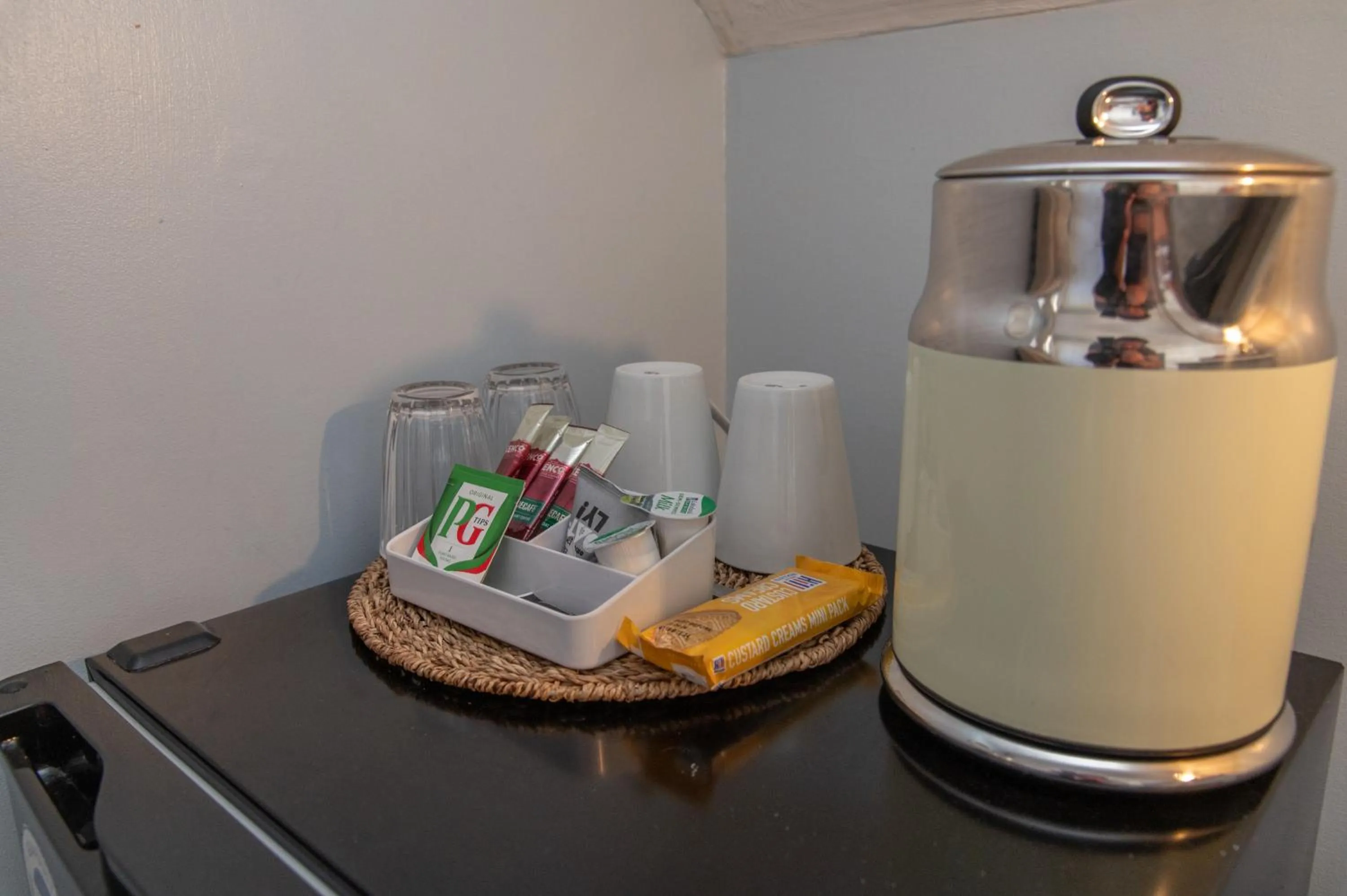 Coffee/tea facilities in The Cherry Tree Guest House