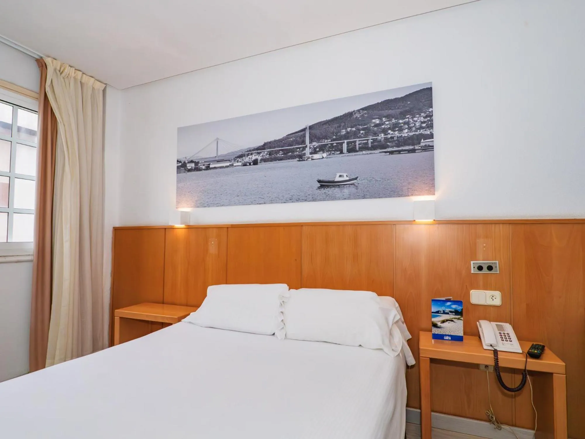 Bed in Hotel del Mar Vigo