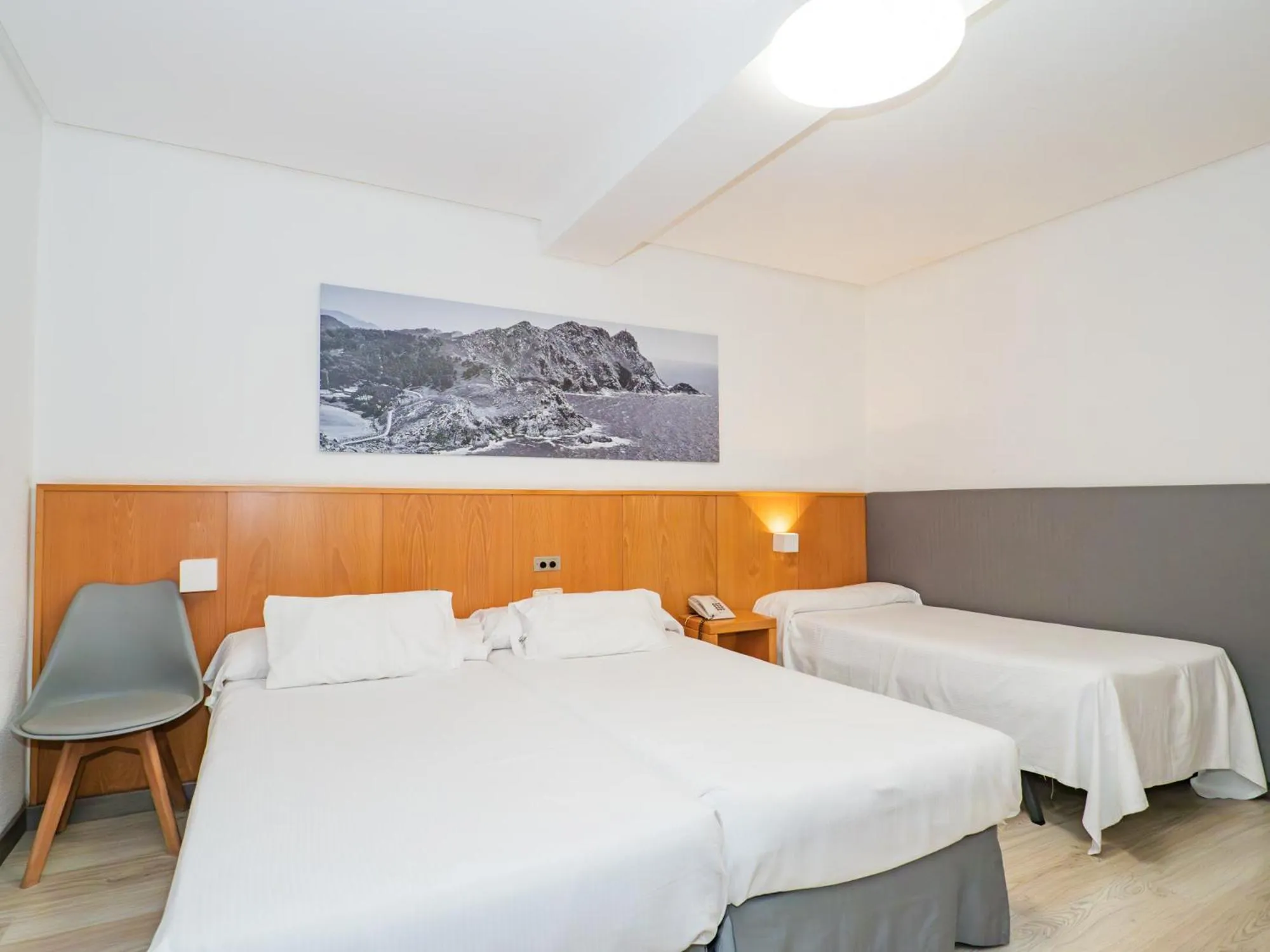 Bed in Hotel del Mar Vigo